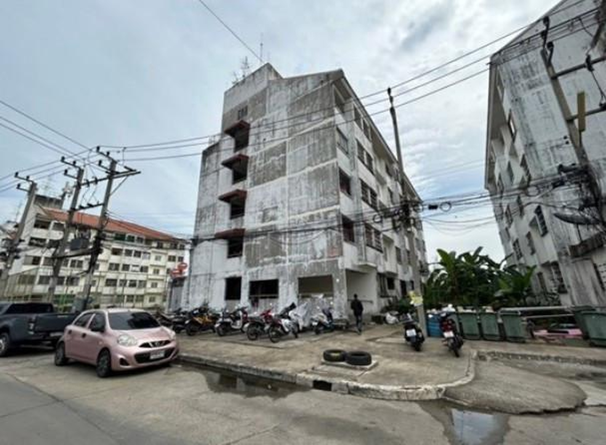 ทรัพย์สถาบันโดย ธอส คอนโด บ้านเอื้ออาทร เศรษฐกิจ 1 (Baan Ua-Athorn Setthakit 1)