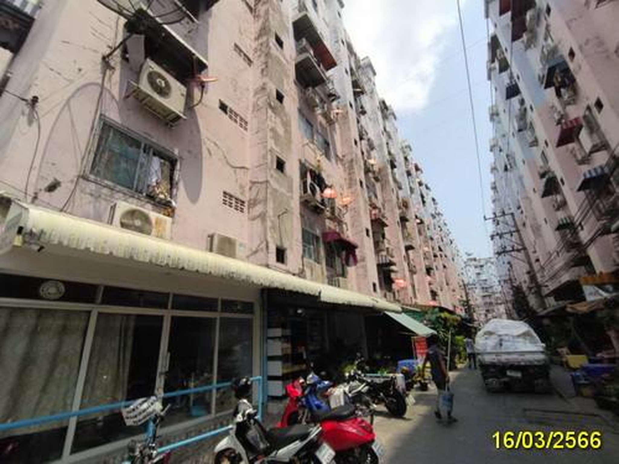 ทรัพย์สถาบันโดย GHB คอนโด นิรันดร์ ซิตี้ ลาดพร้าว 101 (Niran City Ladprao 101)