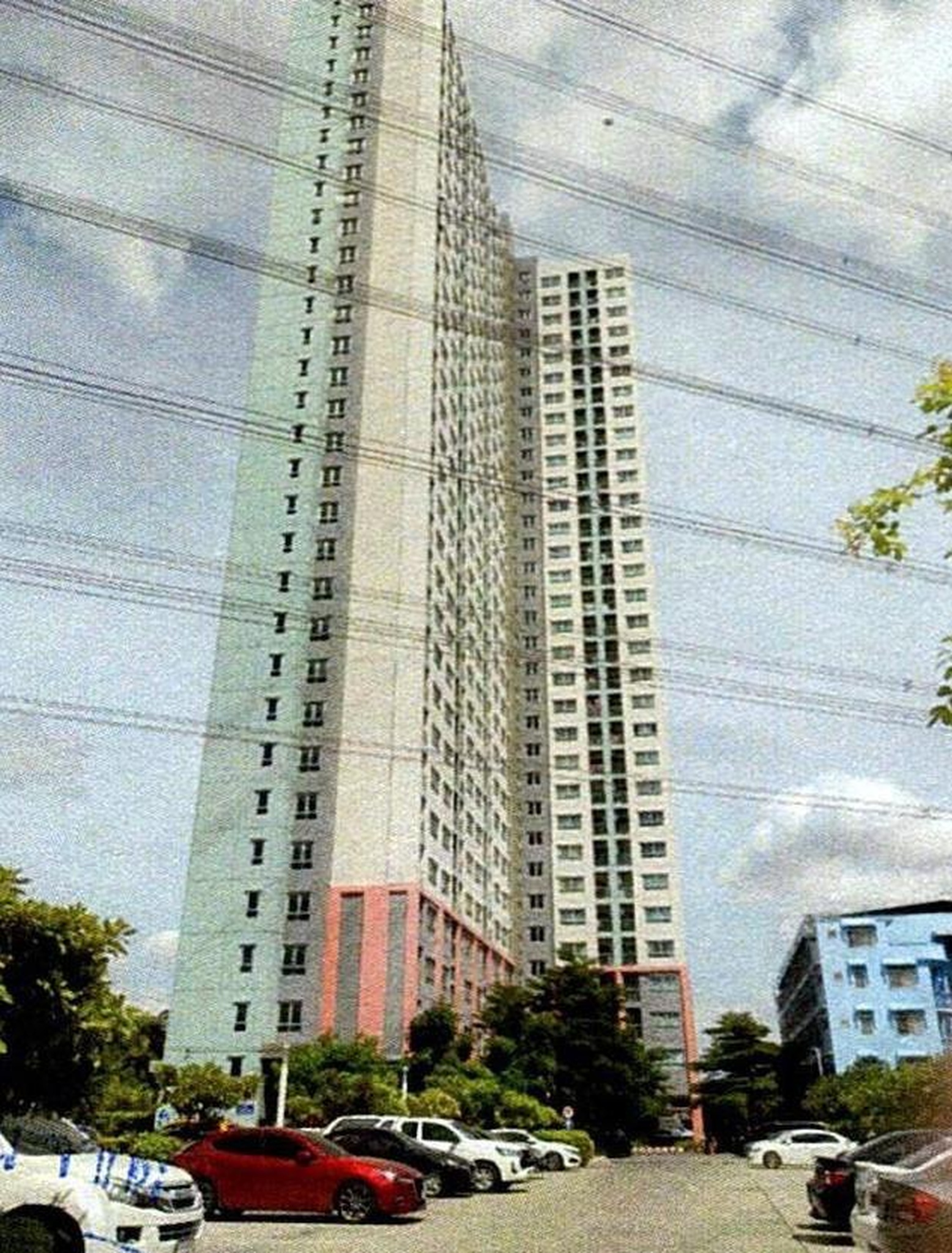 ทรัพย์สถาบันโดย GHB คอนโดติด SRT วัดเสมียนนารี ลุมพินี วิลล์ ประชาชื่น-พงษ์เพชร 2 (Lumpini Ville Prachachuen-Phongphet 2)