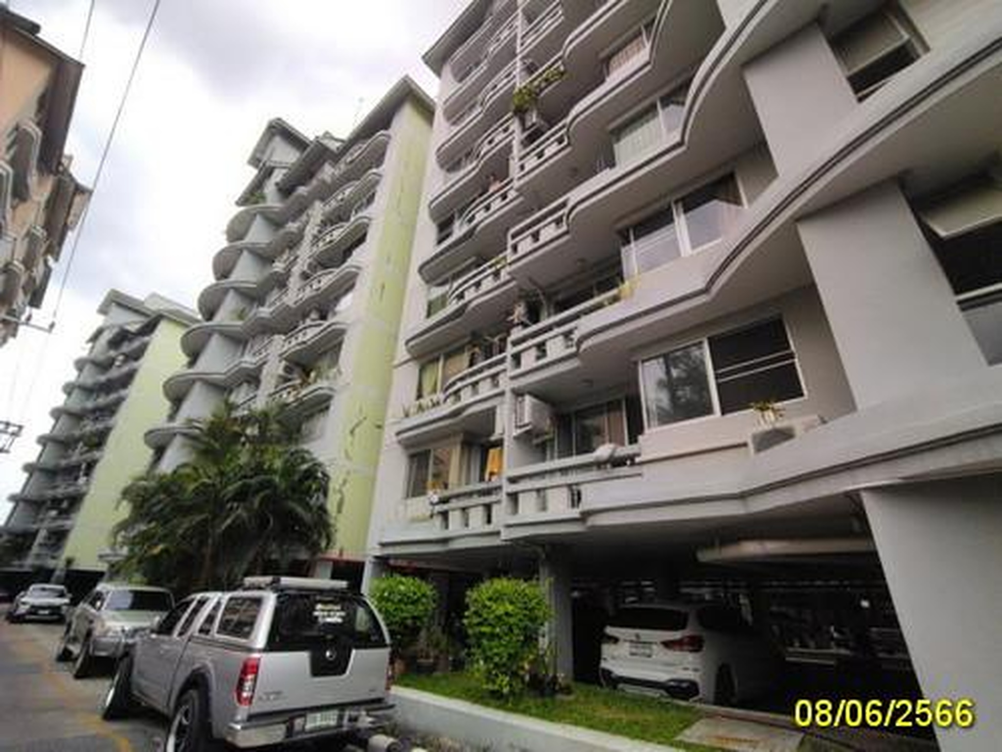 ทรัพย์สถาบันโดย GHB คอนโดติด MRT รัชดาภิเษก การ์เด้นเพลส (Garden Place)
