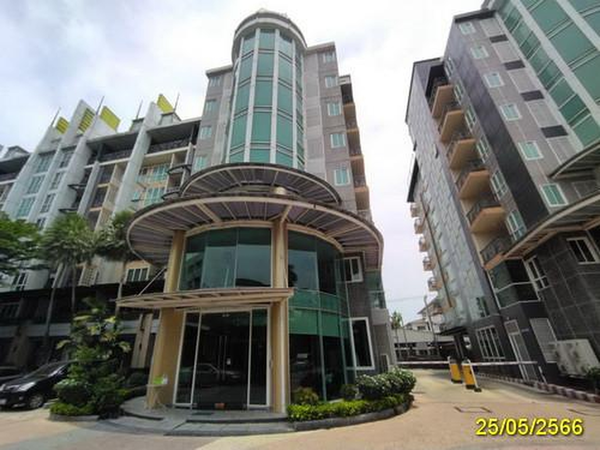 ทรัพย์สถาบันโดย GHB คอนโด เลอฌ็อง พรีเมี่ยม คอนโดมิเนียม (Le Champs Premium Condominium)