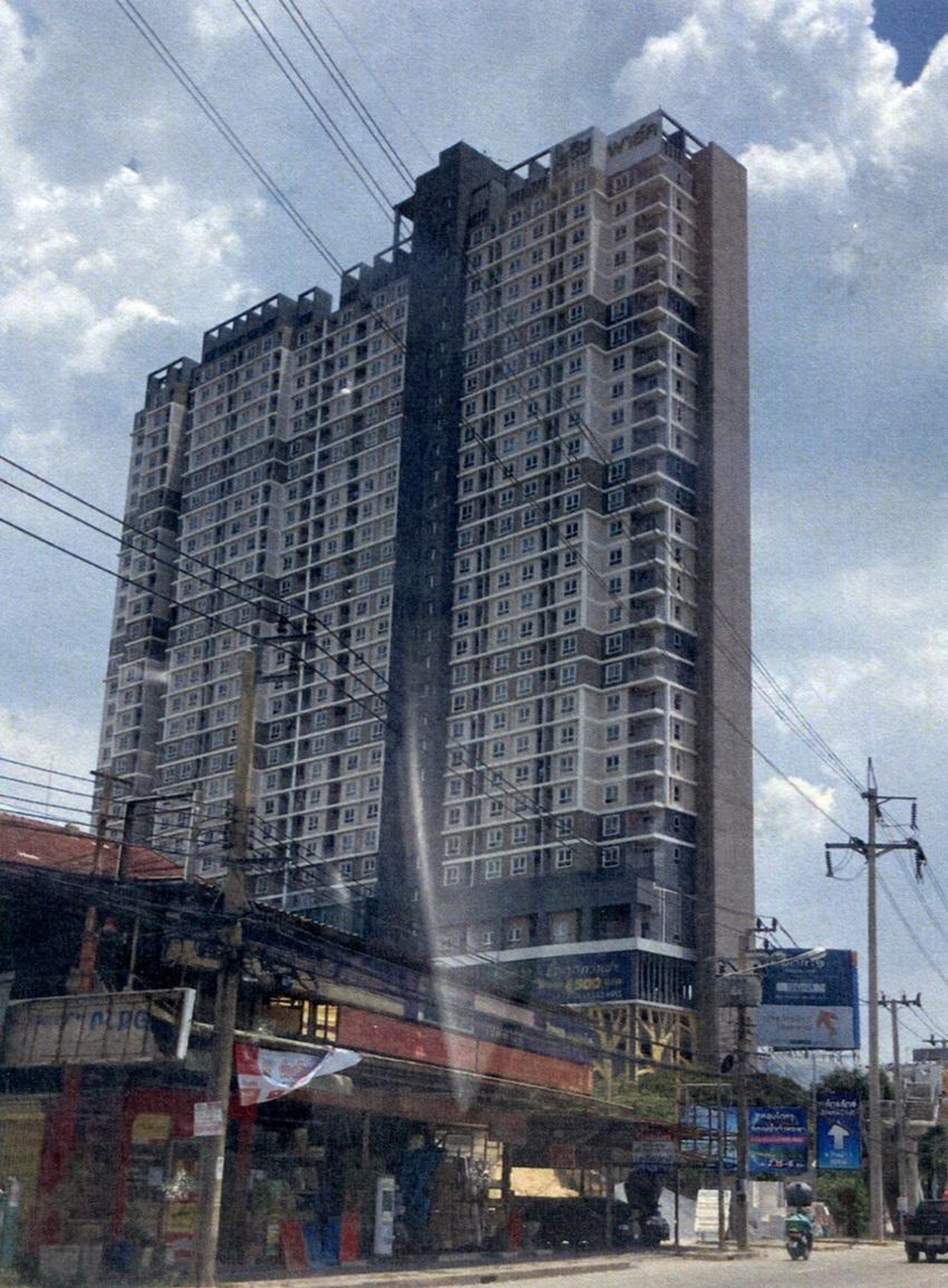 ทรัพย์สถาบันโดย GHB คอนโดติด MRT ไทรม้า ริชพาร์ค @ เจ้าพระยา (Rich Park @Chaophraya)