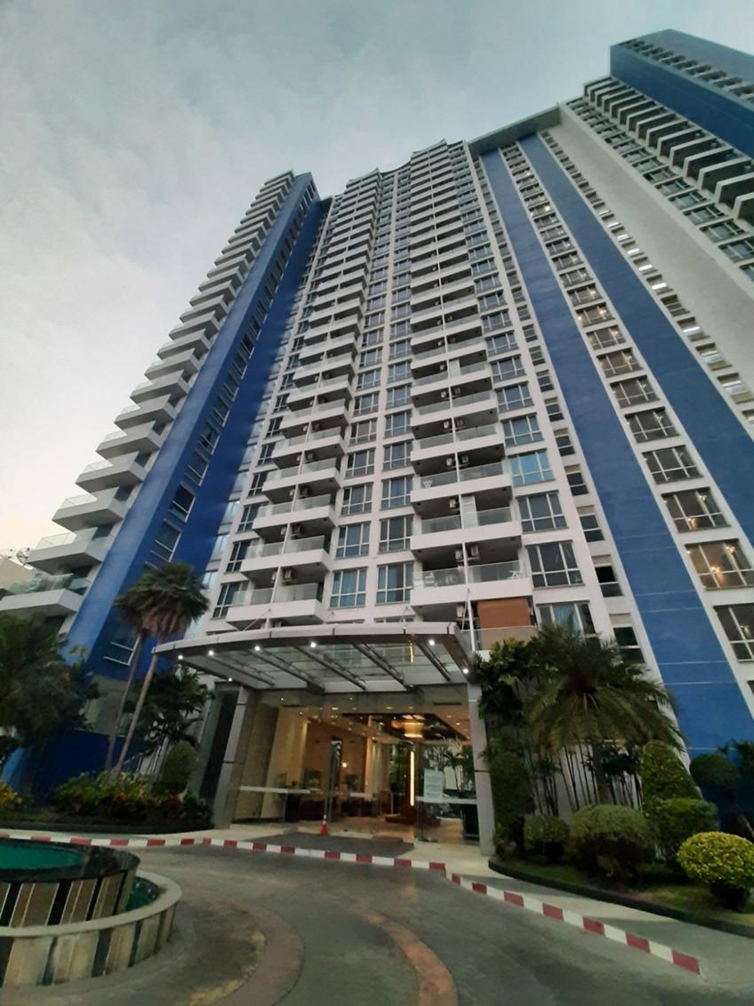 ทรัพย์สถาบันโดย GHB คอนโด เดอะ คลิฟ คอนโดมิเนียม (The Cliff Condominium)
