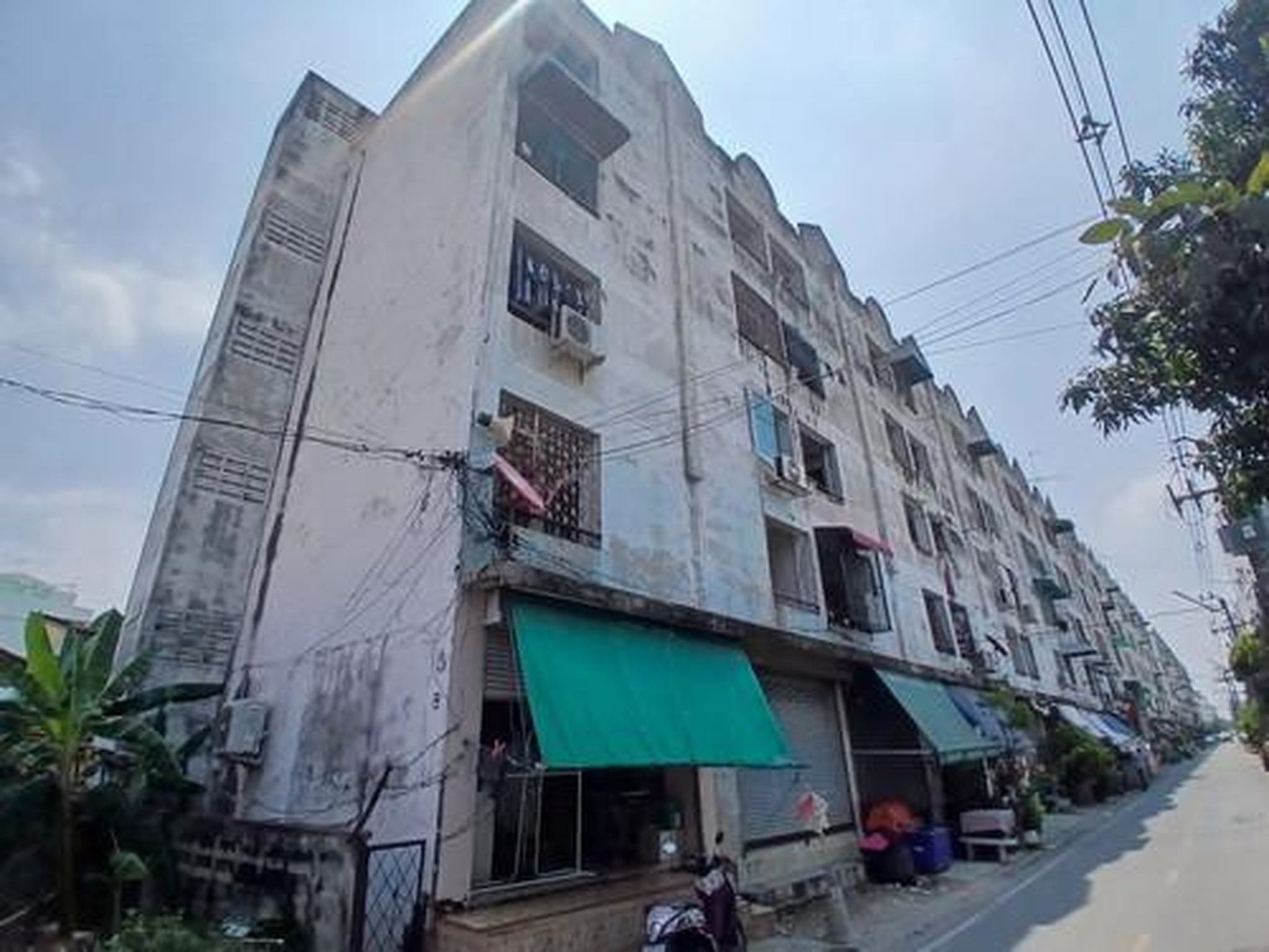 ทรัพย์สถาบันโดย GHB คอนโด โกลเด้นคอนโดทาวน์ รังสิต 1 (Golden Condotown Rangsit 1)