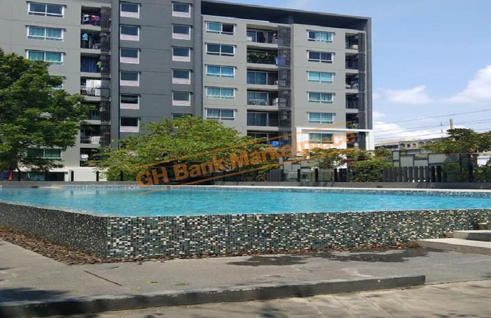 ทรัพย์สถาบันโดย GHB คอนโด พรีเซนต์ คอนโด เอกชัย 32 (Present Condo Ekachai 32)