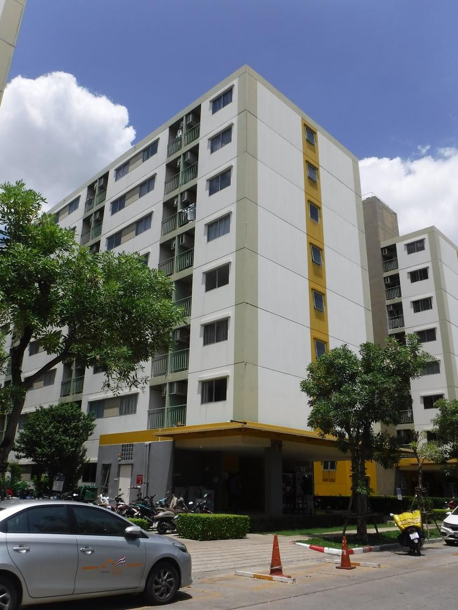 ทรัพย์สถาบันโดย GHB คอนโด ลุมพินี ทาวน์ชิป รังสิต-คลอง1 (Lumpini Township Rangsit-Klong 1)