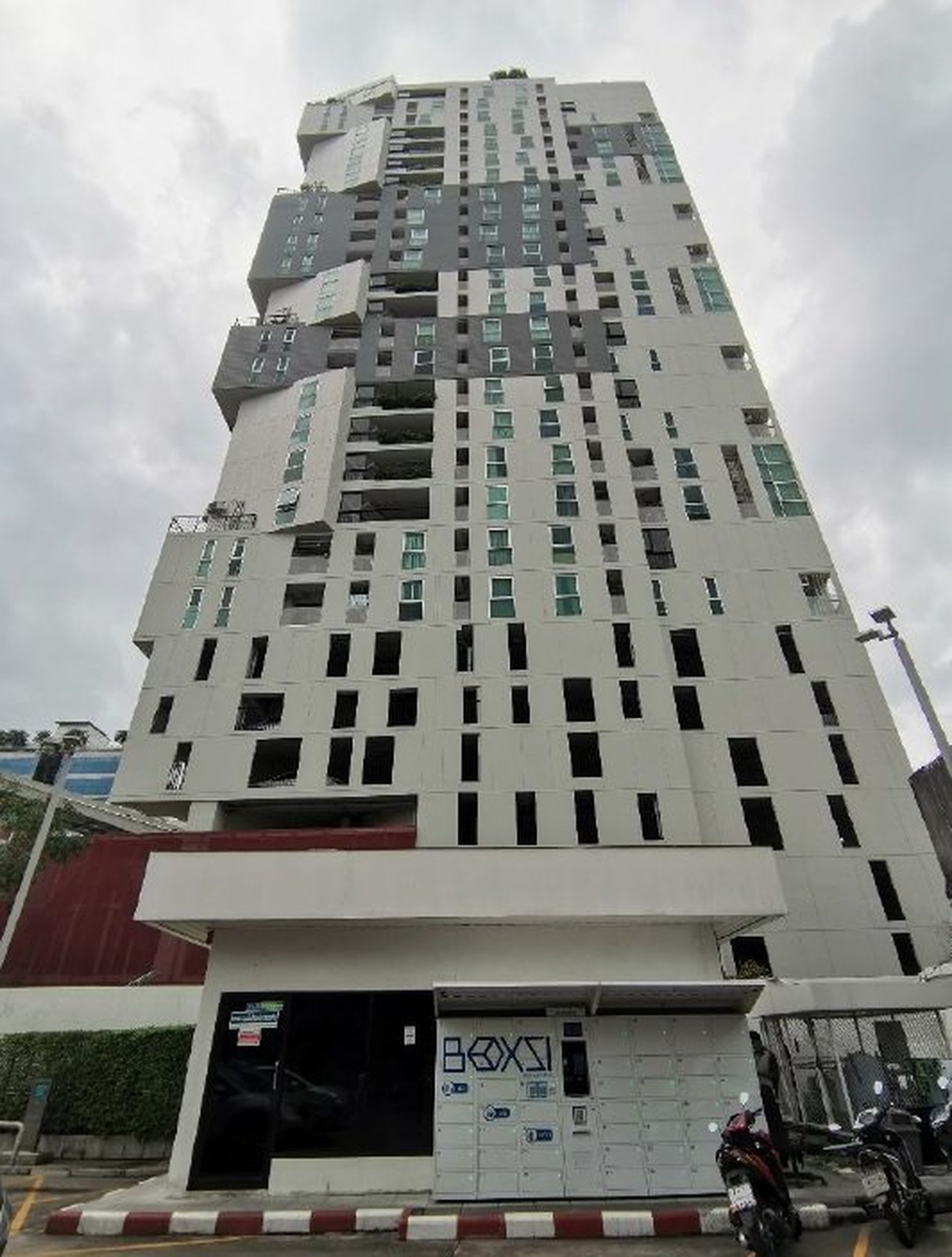 ทรัพย์สถาบันโดย SCB คอนโดใกล้ MRT ลาดพร้าว เฮ้าส์ 23 (Haus 23)
