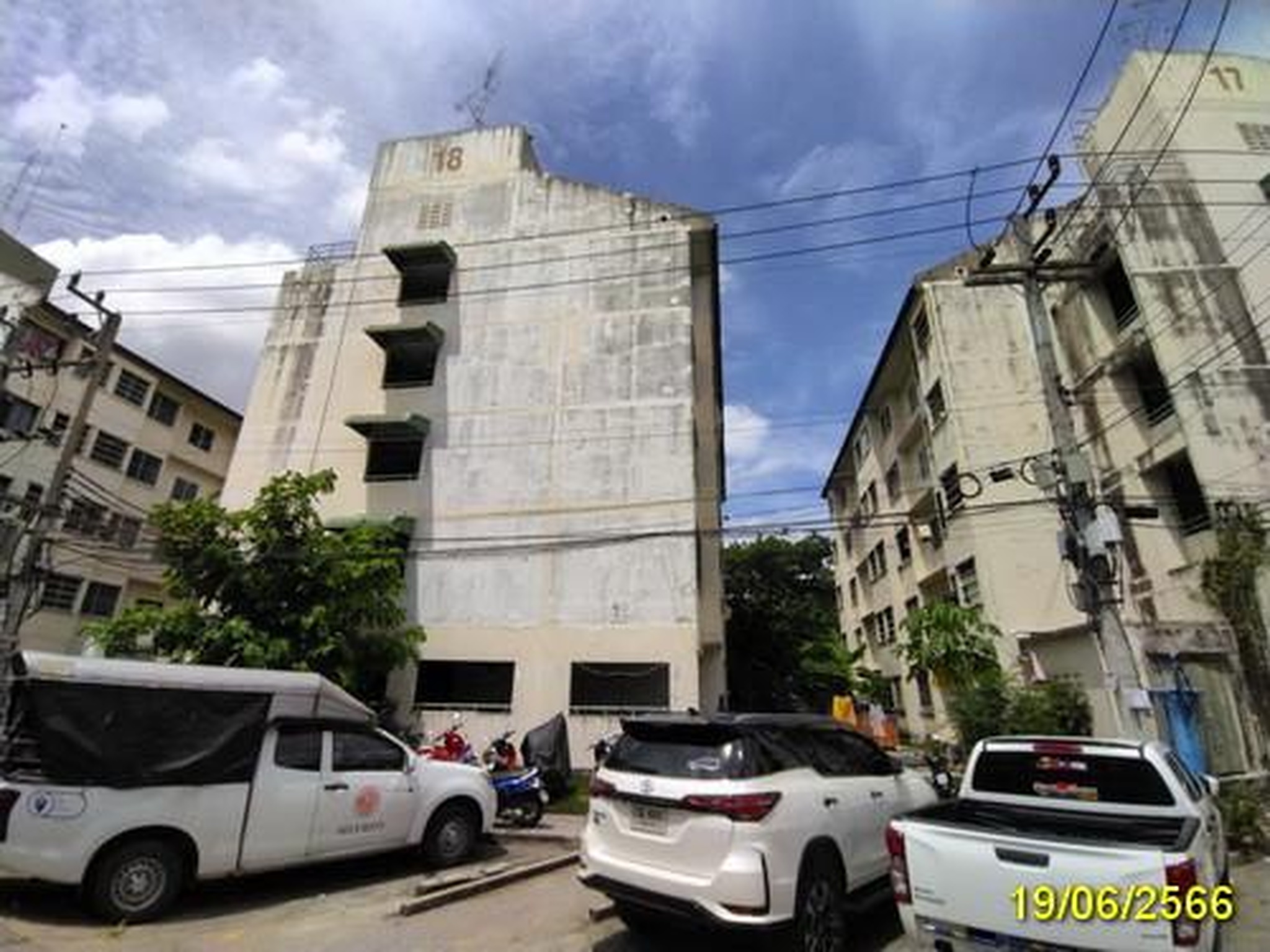 ทรัพย์สถาบันโดย GHB คอนโด บ้านเอื้ออาทร ซอยคุณพระ 1 (Baan Ua-Athorn Soi Khun Phra 1)