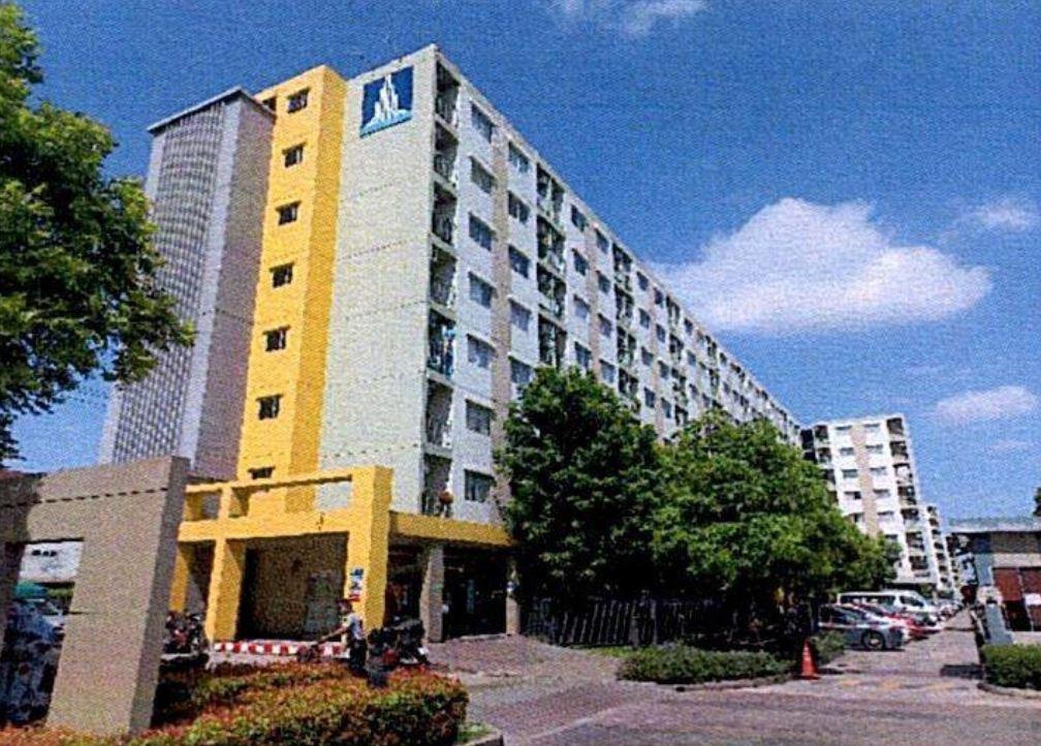 ทรัพย์สถาบันโดย GHB คอนโด ลุมพินี คอนโดทาวน์ ร่มเกล้า-สุวรรณภูมิ (Lumpini Condotown Romklao-Suvarnnabhumi)