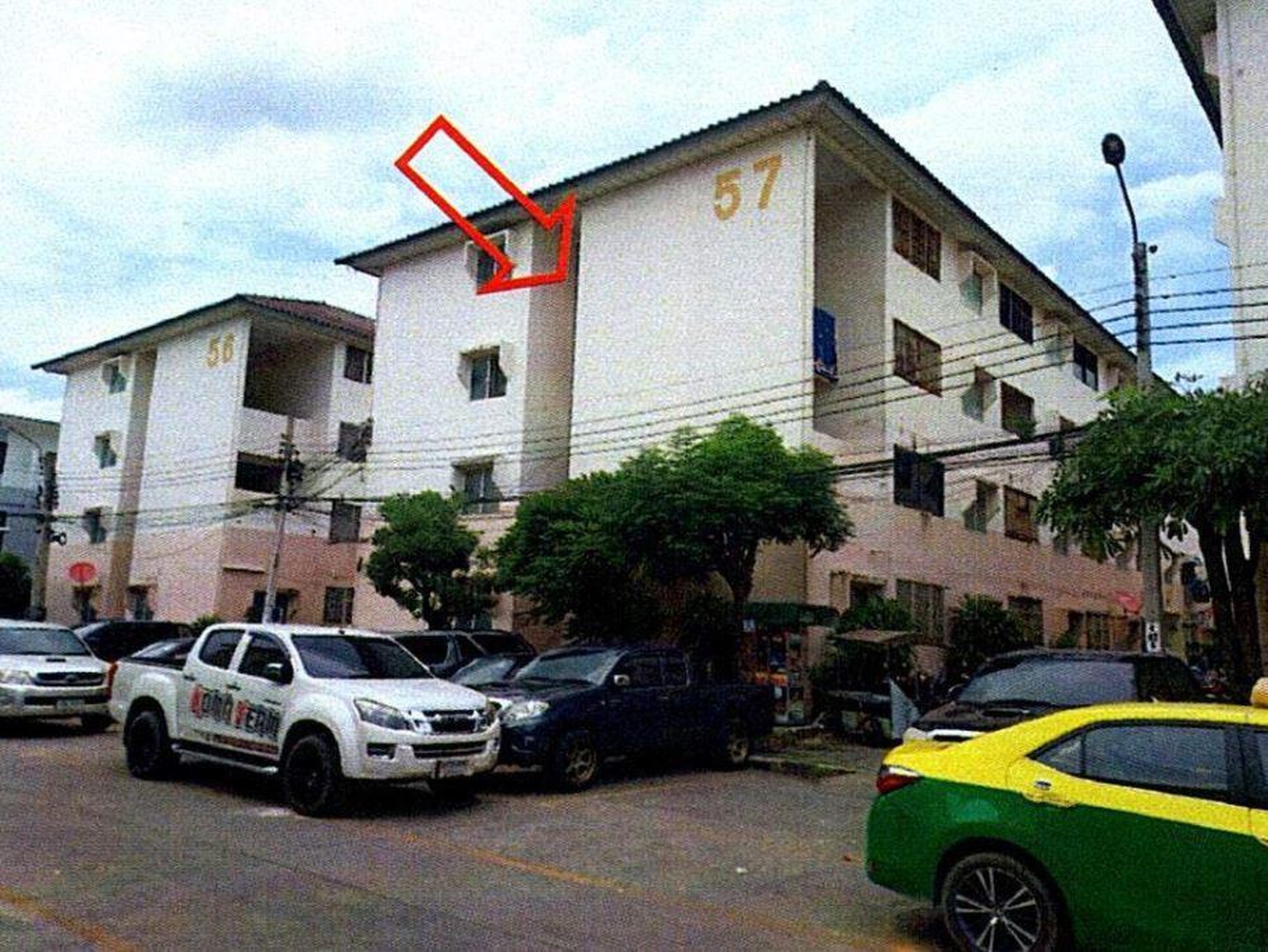 ทรัพย์สถาบันโดย GHB คอนโด บ้านเอื้ออาทร ร่มเกล้า 1-6 (Baan Ua-Athorn Romklao 1-6)