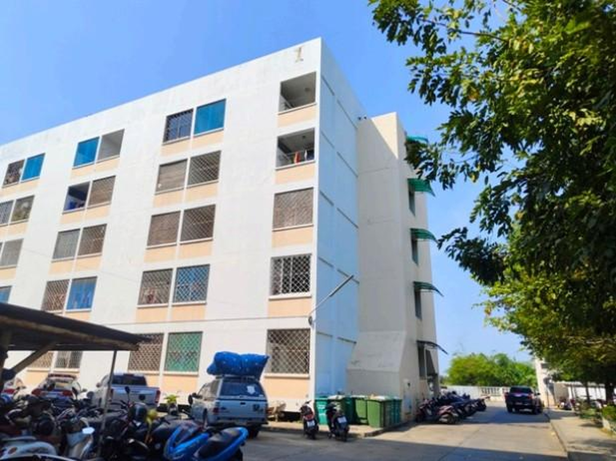 ทรัพย์สถาบันโดย GHB คอนโด เคหะชุมชนคลองหลวง (Khlong Luang Community Housing Project)