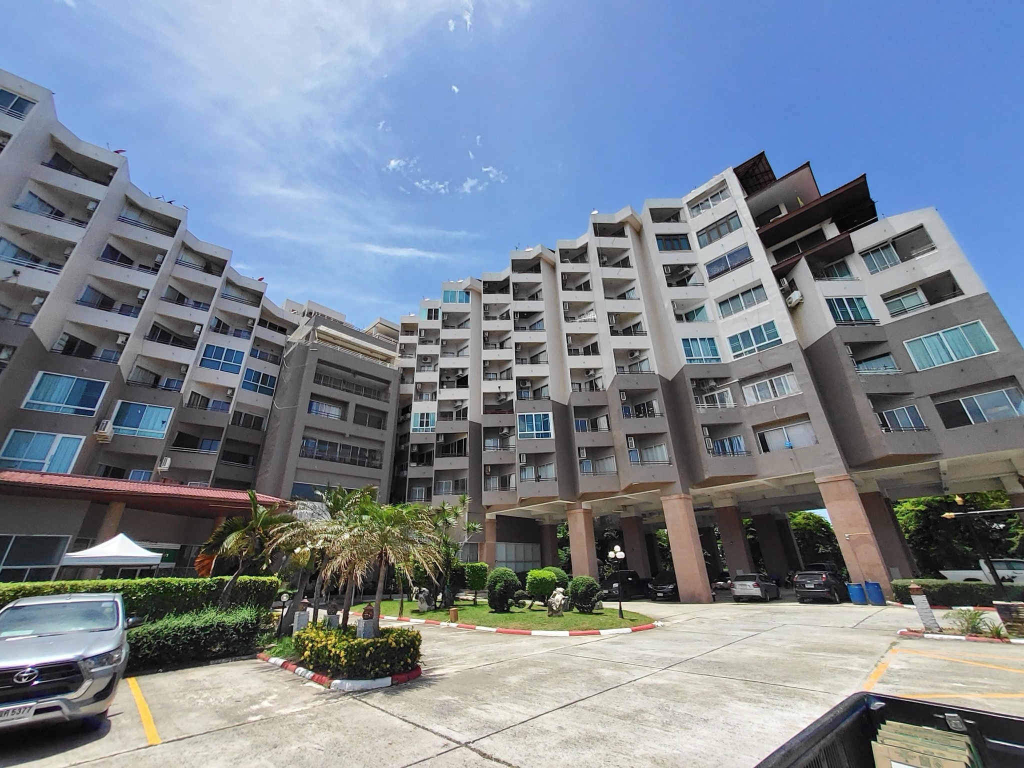 ทรัพย์สถาบันโดย SCB คอนโด บ้านฉางคลิฟบีช คอนโดเทล (Baan Chang Cliff Beach Condotel)