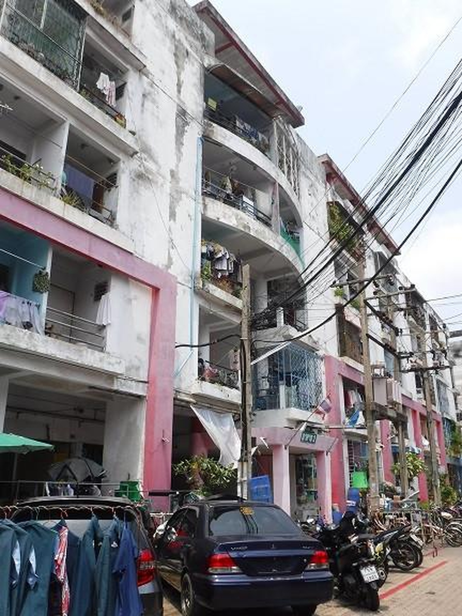 ทรัพย์สถาบันโดย GHB คอนโด คู่สร้างคอนโดวิว (Khu Sang Condoview)