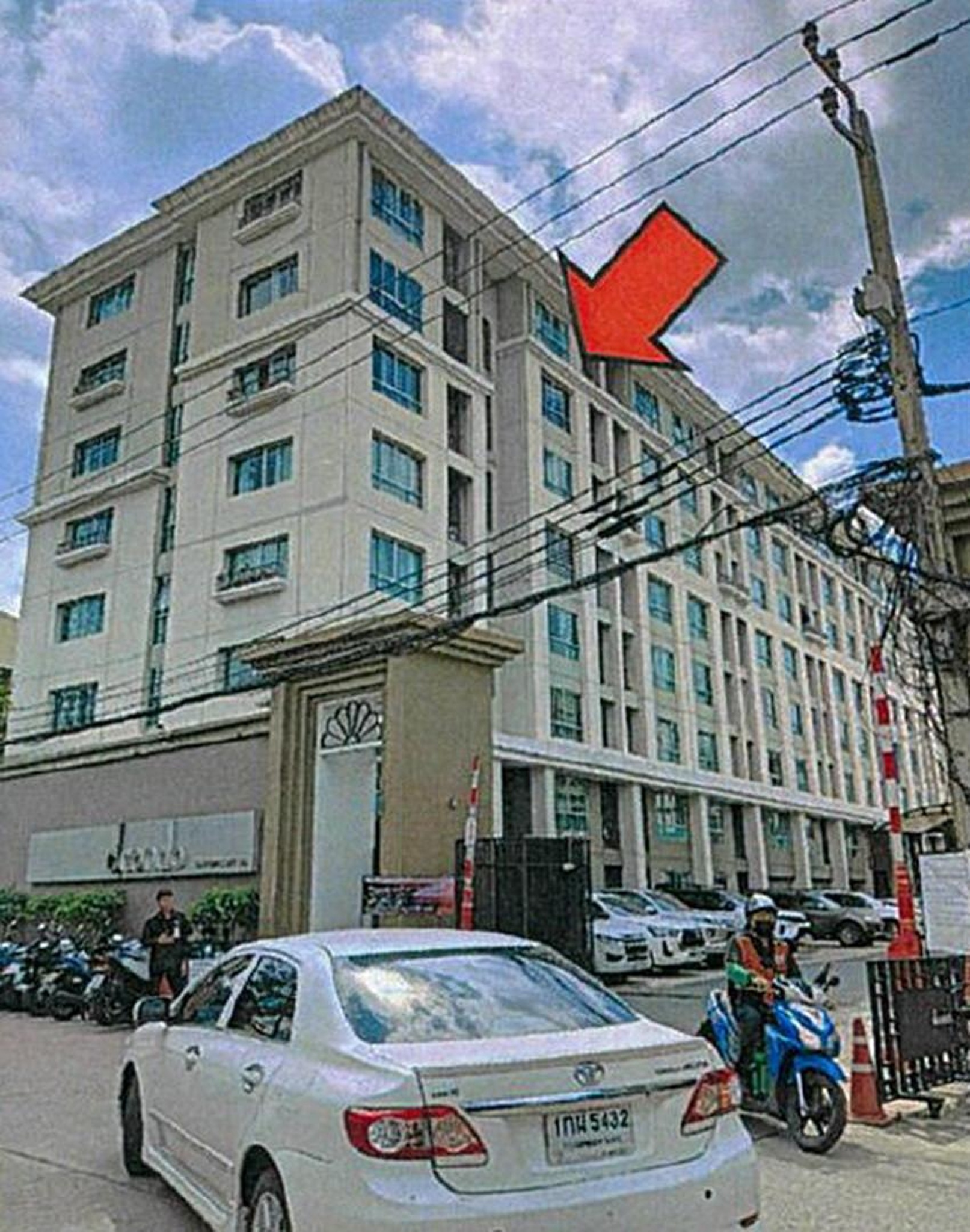 ทรัพย์สถาบันโดย GHB คอนโด ดีคอนโด สาธุประดิษฐ์ 49 (dCondo Sathupradit 49)