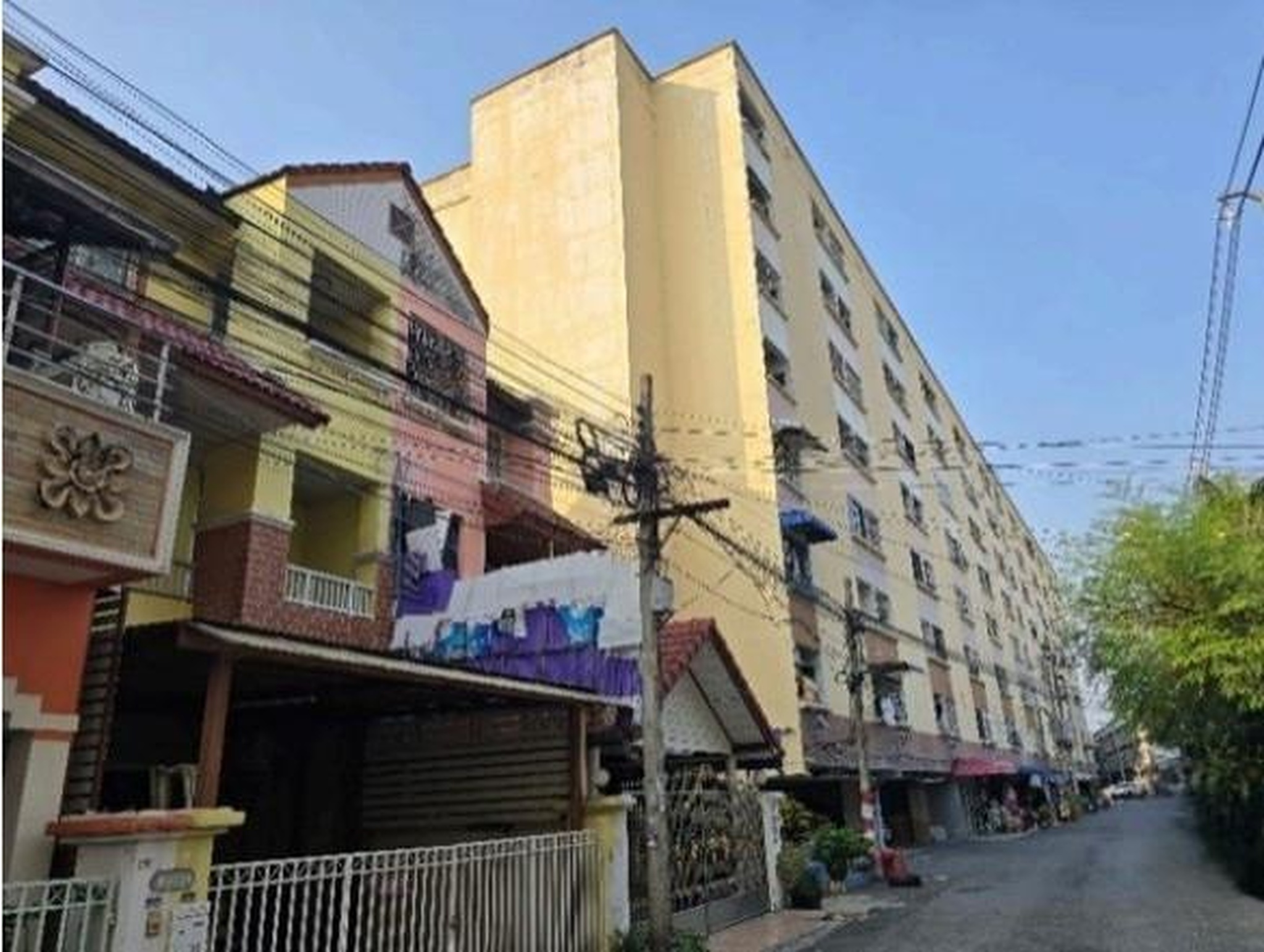 ทรัพย์สถาบันโดย GHB คอนโด จตุรพร คอนโดทาวน์ (Chaturaporn Condotown)