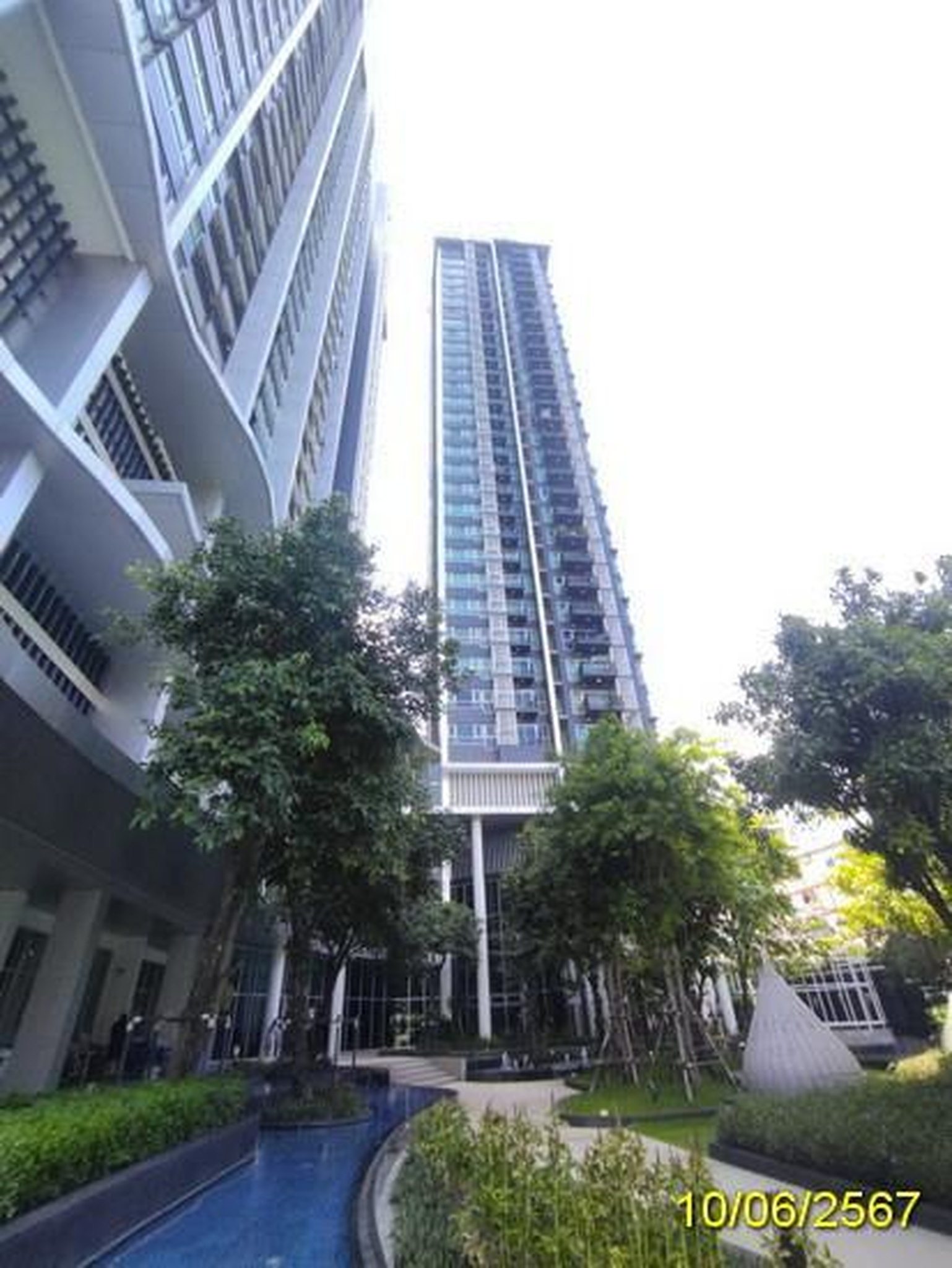 ทรัพย์สถาบันโดย GHB คอนโดใกล้ MRT ห้วยขวาง ไลฟ์ รัชดาภิเษก (Life Ratchadapisek)