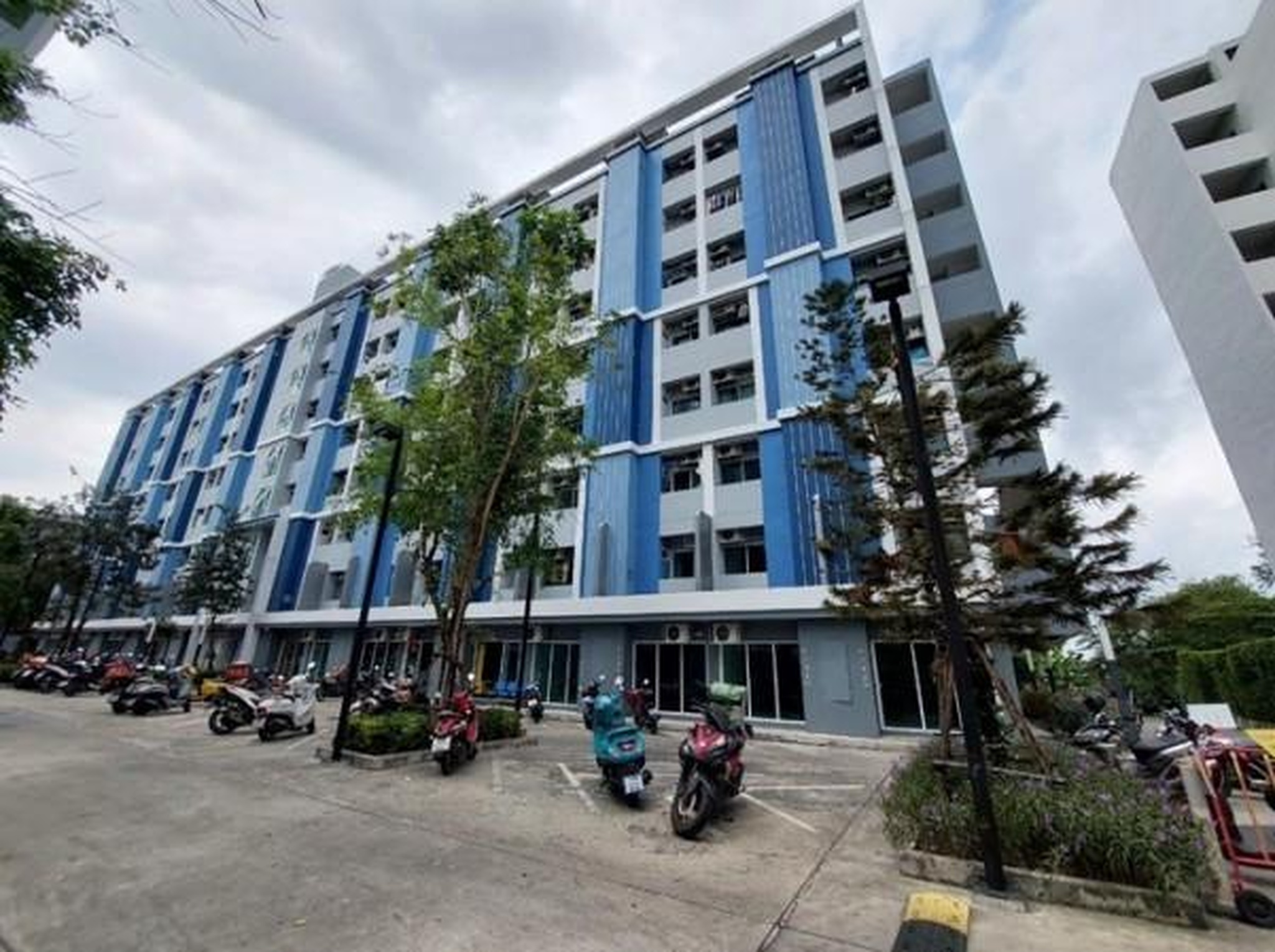ทรัพย์สถาบันโดย GHB คอนโด อยู่รวยคอนโด นวมินทร์ 135 (Yuruay Condo Nawamin 135)