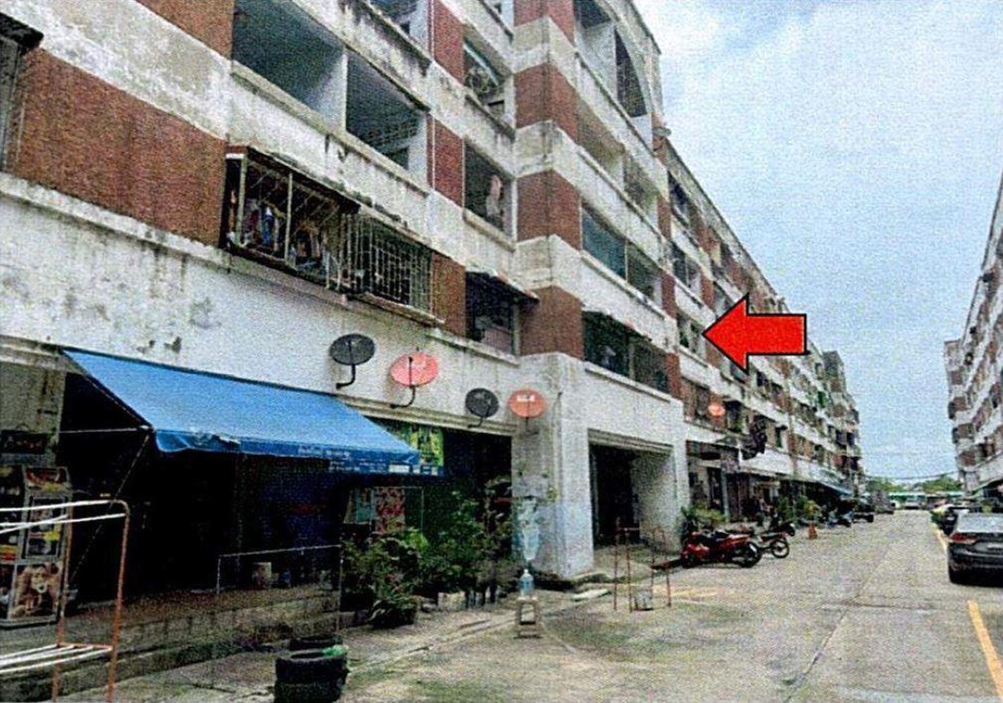 ทรัพย์สถาบันโดย GHB คอนโด พรอนันต์ (Porn Anan)