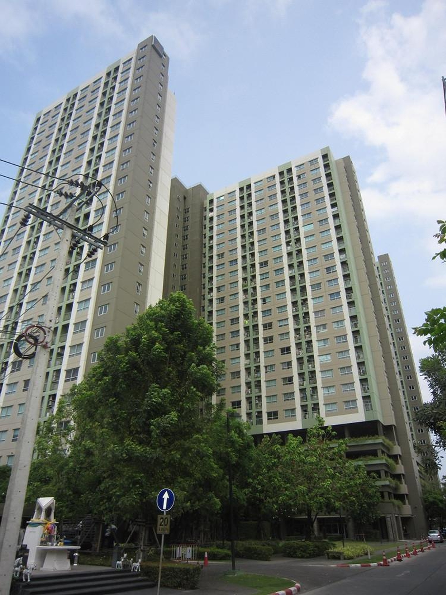 ทรัพย์สถาบันโดย GHB คอนโด ลุมพินี วิลล์ นครอินทร์-ริเวอร์วิว (Lumpini Ville Nakhonin-Riverview)
