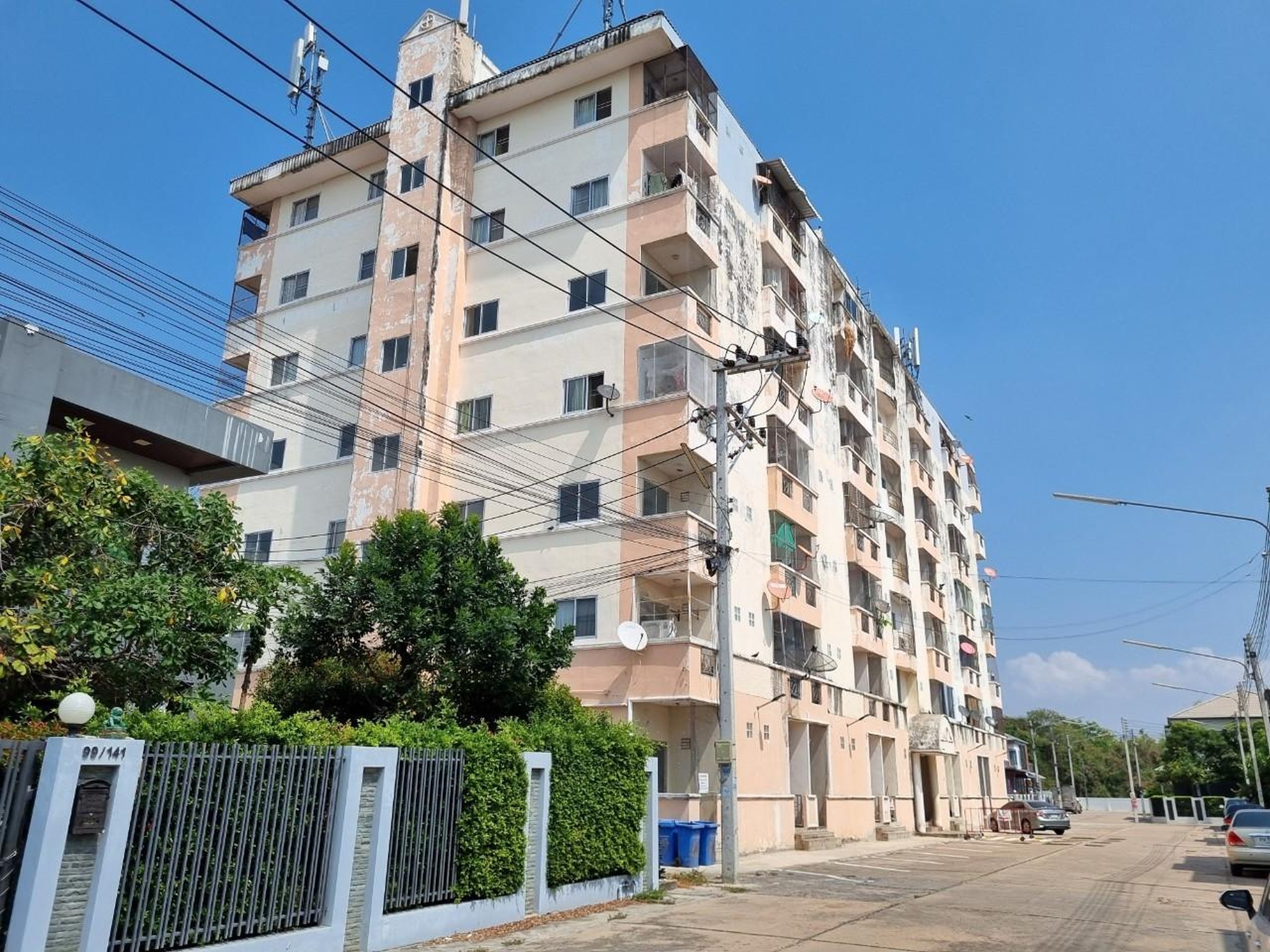ทรัพย์สถาบันโดย GHB คอนโด เมอร์ซิเดสเฮ้าส์ คอนโด (Mercedes House Condo)