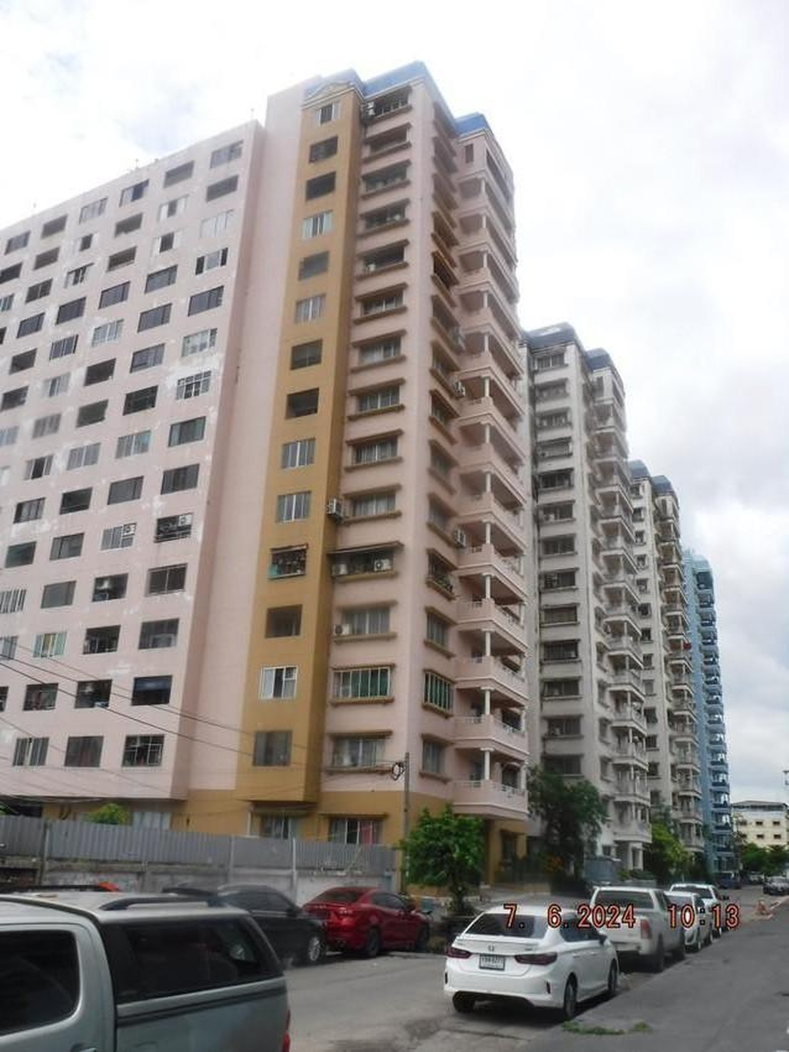 ทรัพย์สถาบันโดย GHB คอนโด เดอะ บลูเทอเรส คอนโดเทล (The Blue Terrace Condotel)