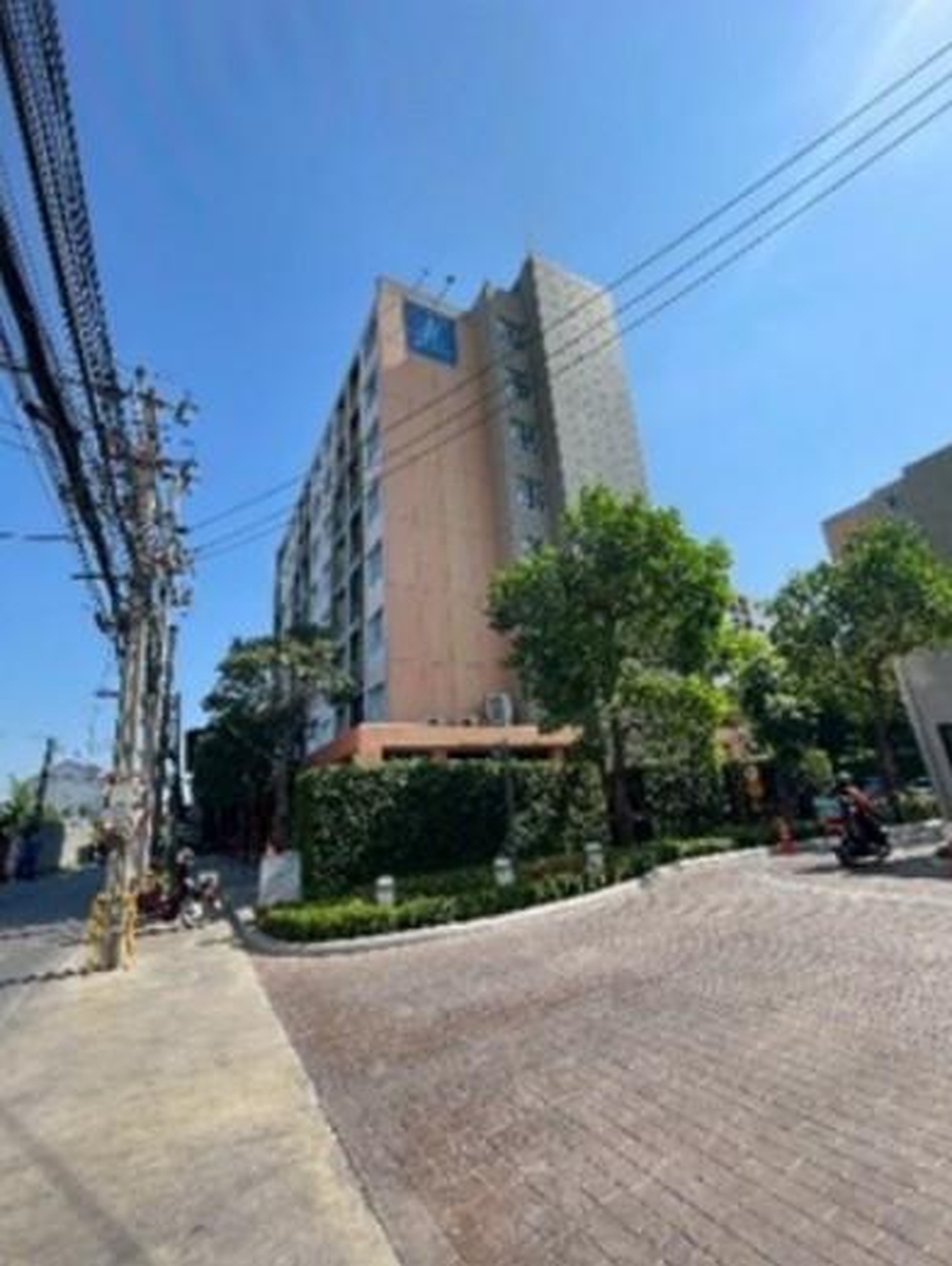 ทรัพย์สถาบันโดย GHB คอนโดใกล้ BTS สำโรง ลุมพินี วิลล์ สุขุมวิท 76-แบริ่งสเตชั่น 2 (Lumpini Ville Sukhumvit 76-Bearing Station 2)