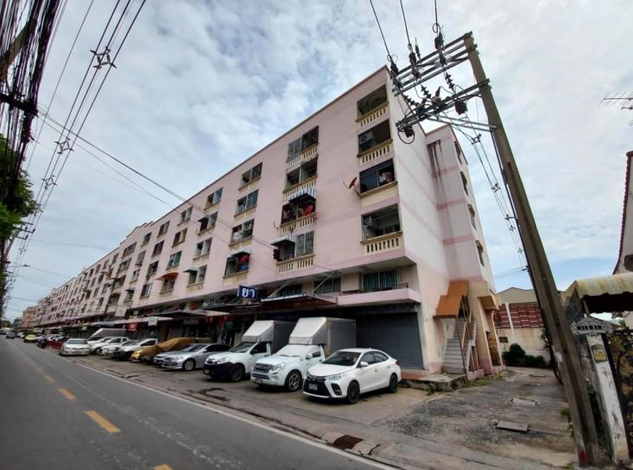 ทรัพย์สถาบันโดย GHB คอนโด เกษกมล คอนโดทาวน์ (Katekamon Condotown)