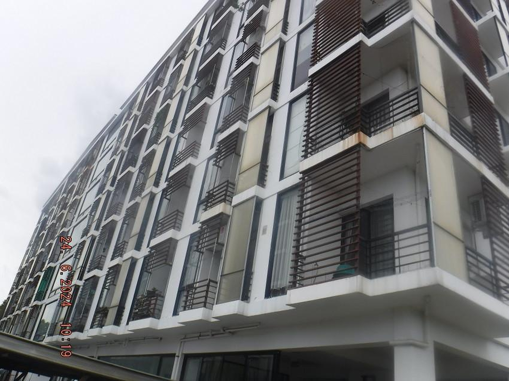 ทรัพย์สถาบันโดย GHB คอนโด ศุภวรรณ ริเวอร์เพลส (Supawan River Place)