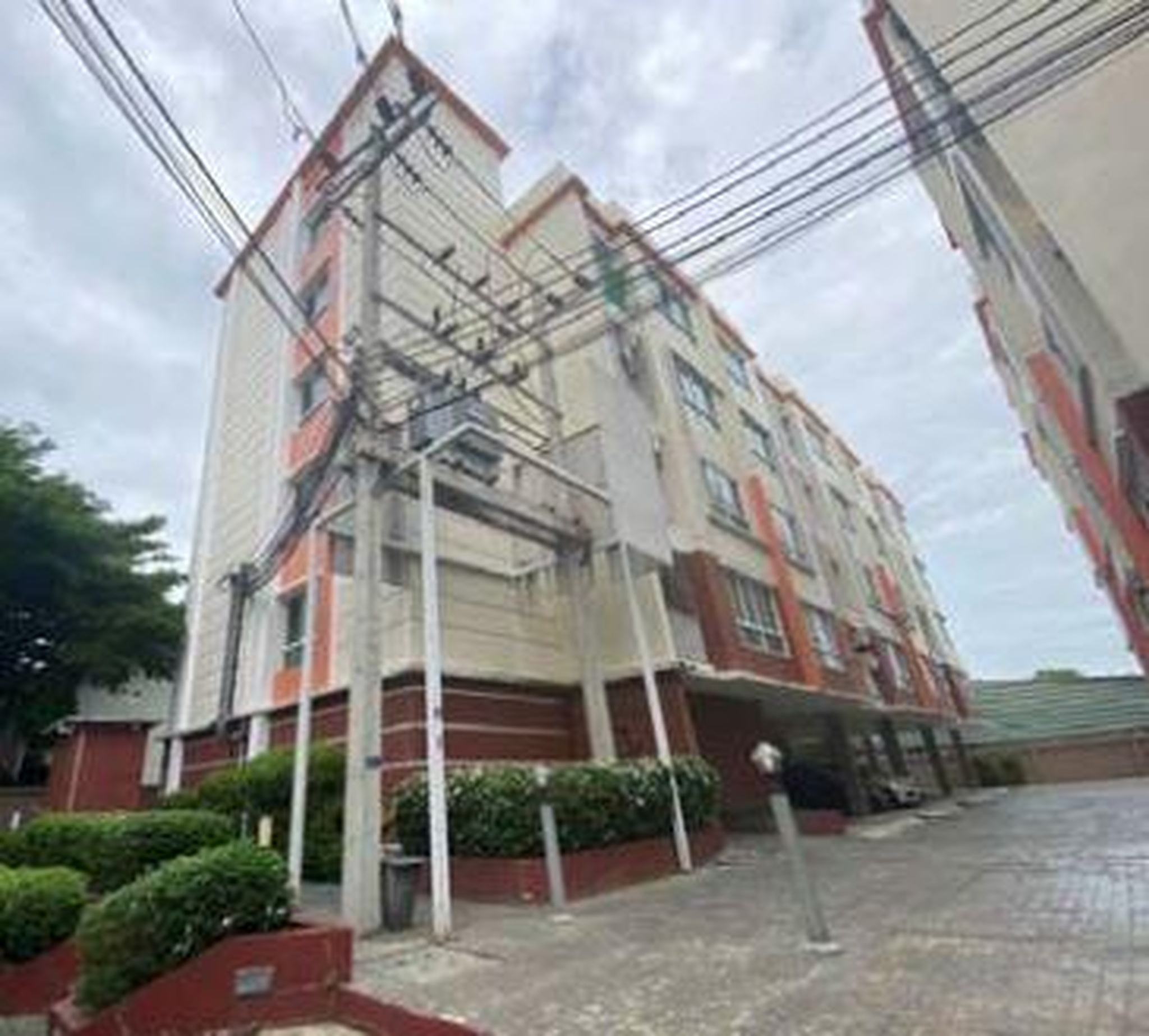 ทรัพย์สถาบันโดย GHB คอนโด โมเดิร์น คอนโด กัลปพฤกษ์-กำนันแม้น (Modern Condo Kallaprapruk-Kamnanman)