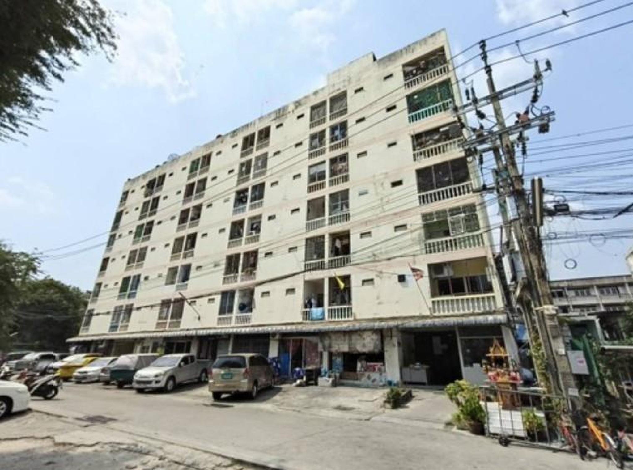 ทรัพย์สถาบันโดย GHB คอนโด รุ่งทิพย์ คอนโด (Rungthip Condo)