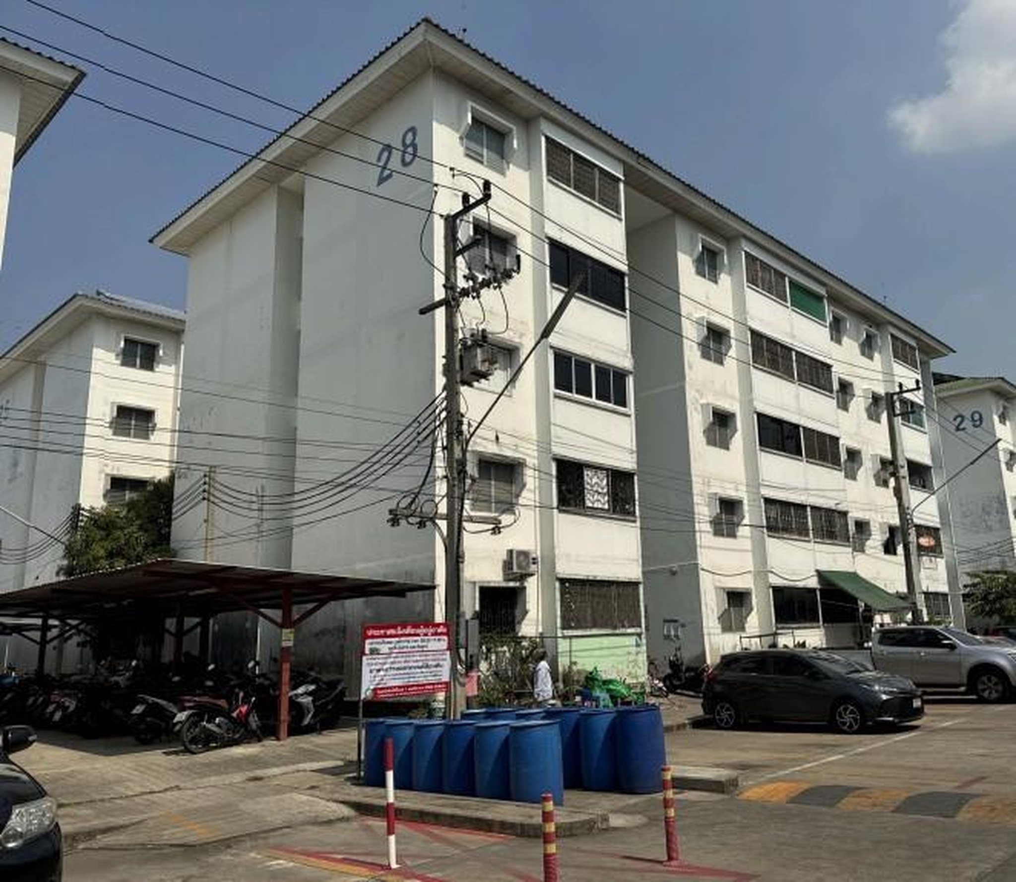 ทรัพย์สถาบันโดย GHB คอนโด บ้านเอื้ออาทร บางคูวัด (Baan Ua-Athorn Bang Khoo Wat)