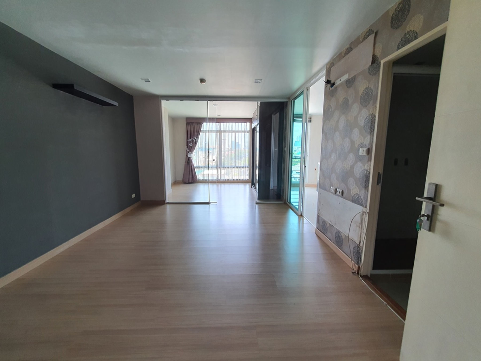 ทรัพย์สถาบันโดย BAM คอนโดใกล้ MRT ลาดพร้าว ลูกาโน ลาดพร้าว 18 (Lugano Ladprao 18)