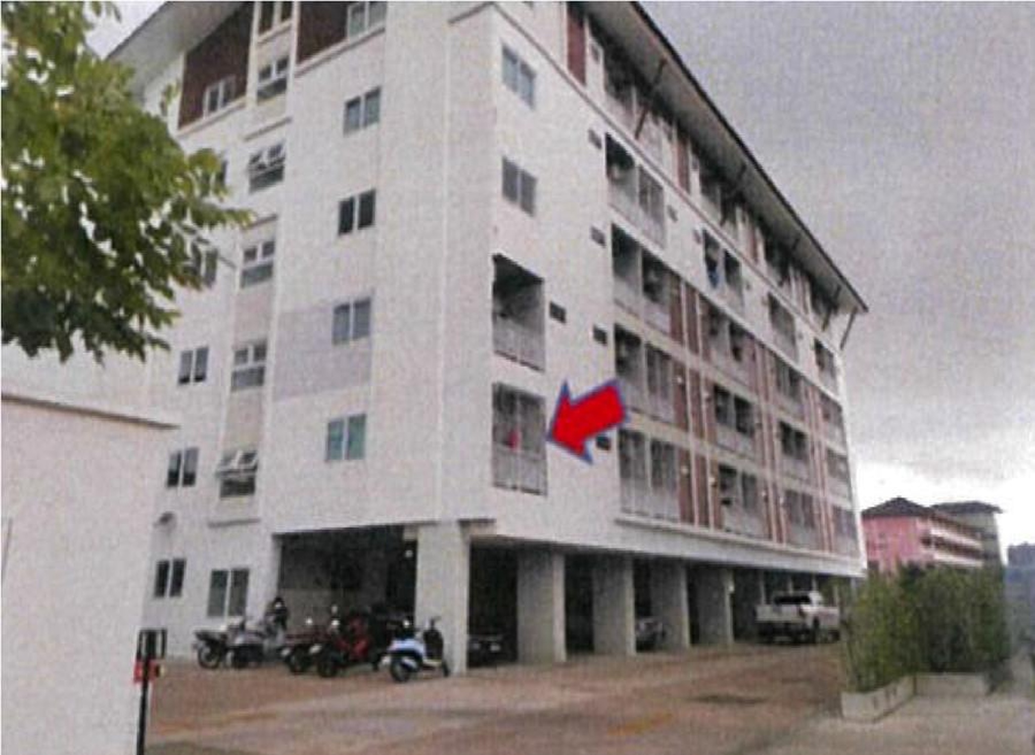 ทรัพย์สถาบันโดย GHB คอนโด โกลเด้น คอนโด เครือสหพัฒน์ (Golden Condo Khrua Sahapat)