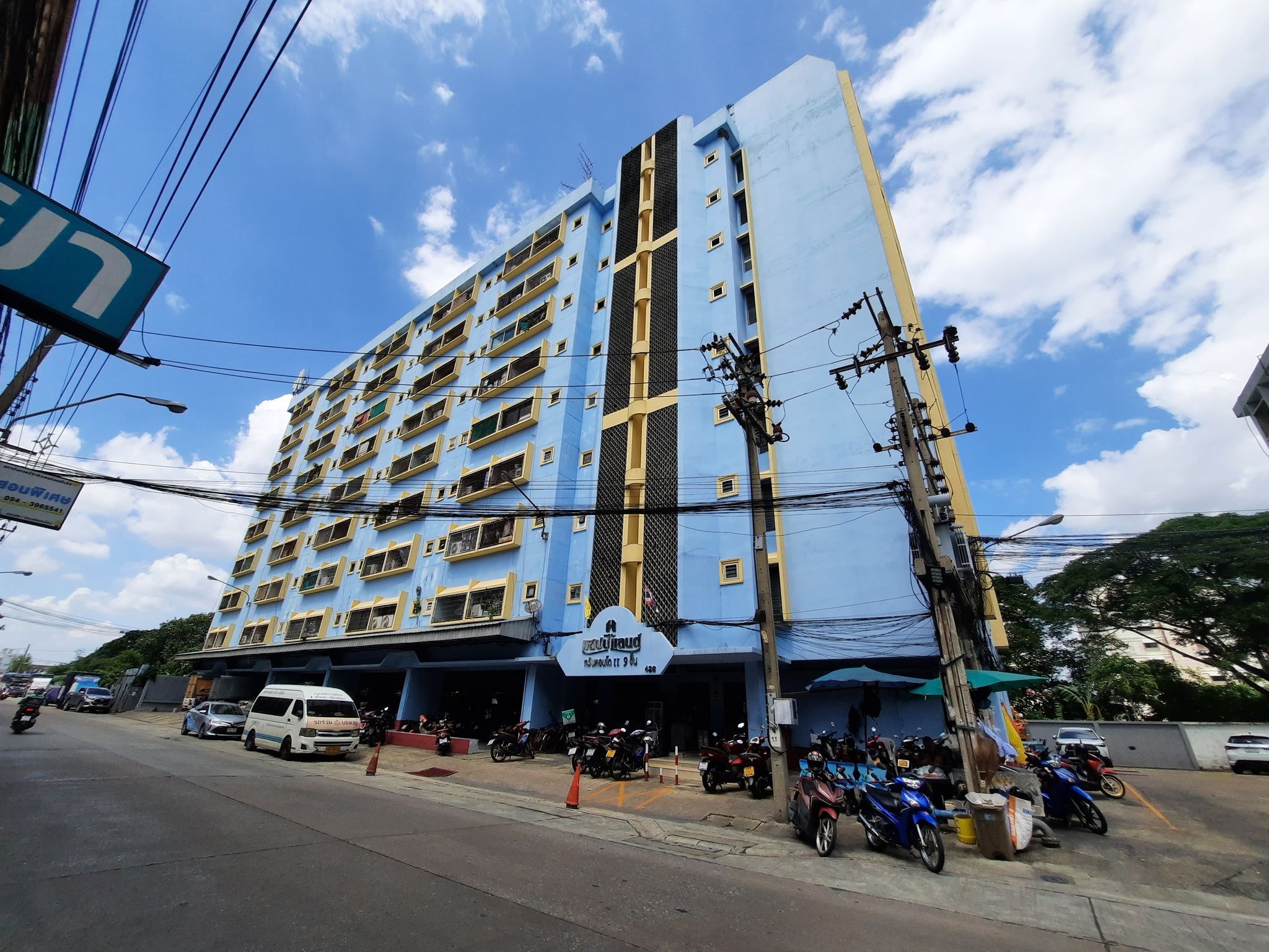 ทรัพย์สถาบันโดย BAM คอนโดใกล้ YL08 บางกะปิ แฮปปี้แลนด์ ทวินคอนโด 2 (Happyland Twin Condo 2)
