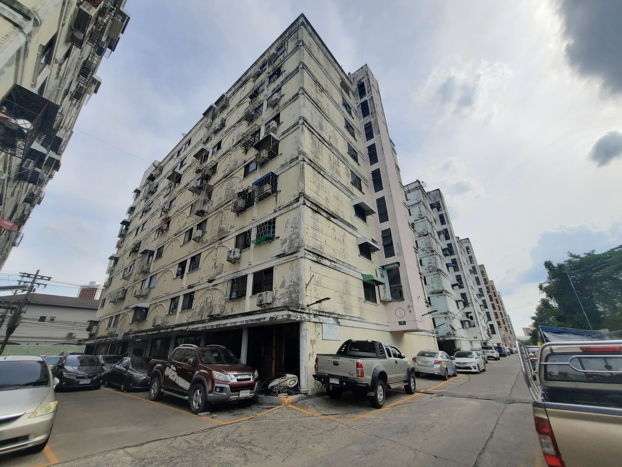 ทรัพย์สถาบันโดย BAM คอนโดใกล้ YL08 บางกะปิ เอช.อาร์.เรสซิเด้นซ์ (H.R.Residence)