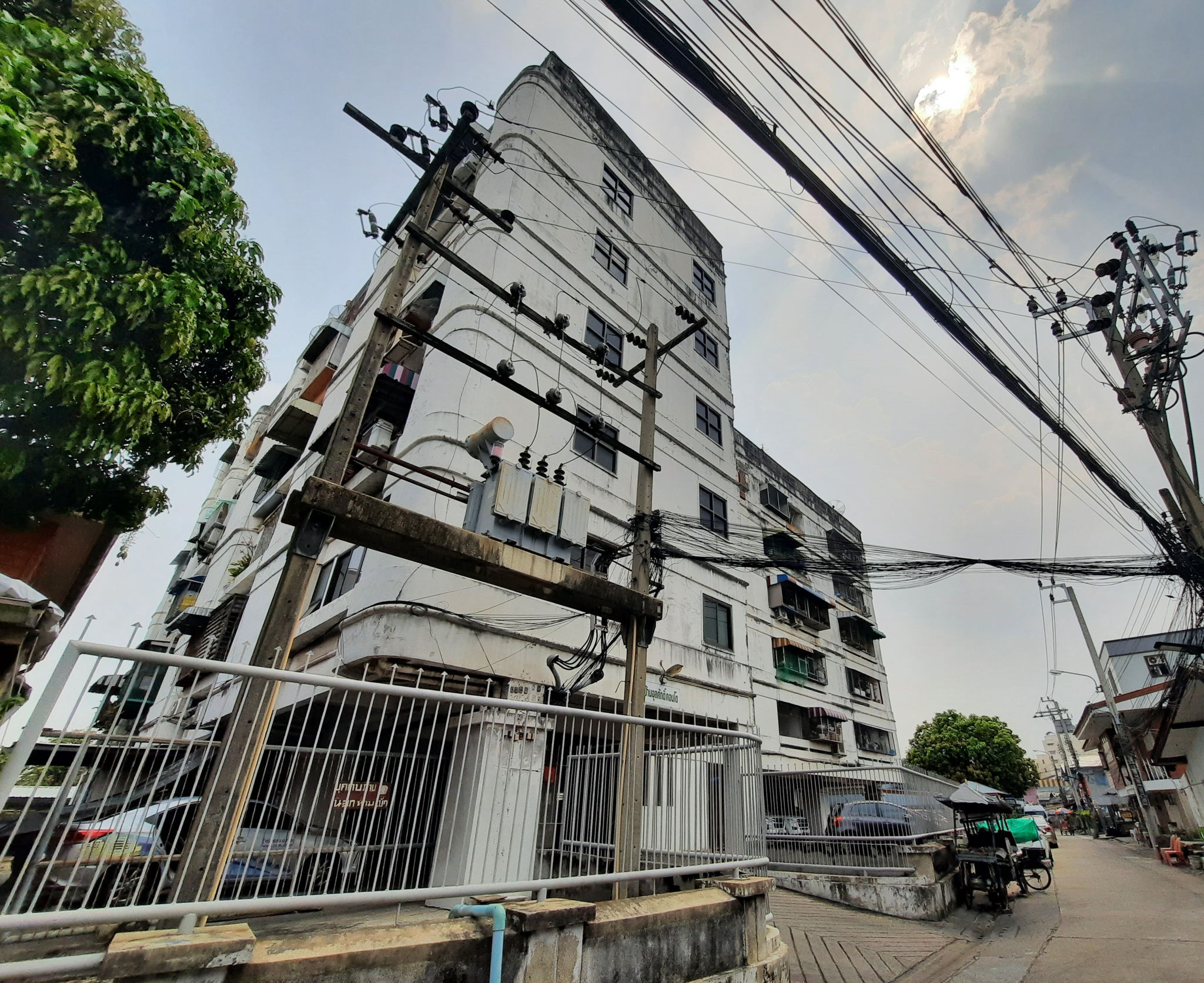 ทรัพย์สถาบันโดย BAM คอนโดใกล้ YL03 โชคชัย 4 บ้านจุลศักดิ์ (Baan Chulasak)