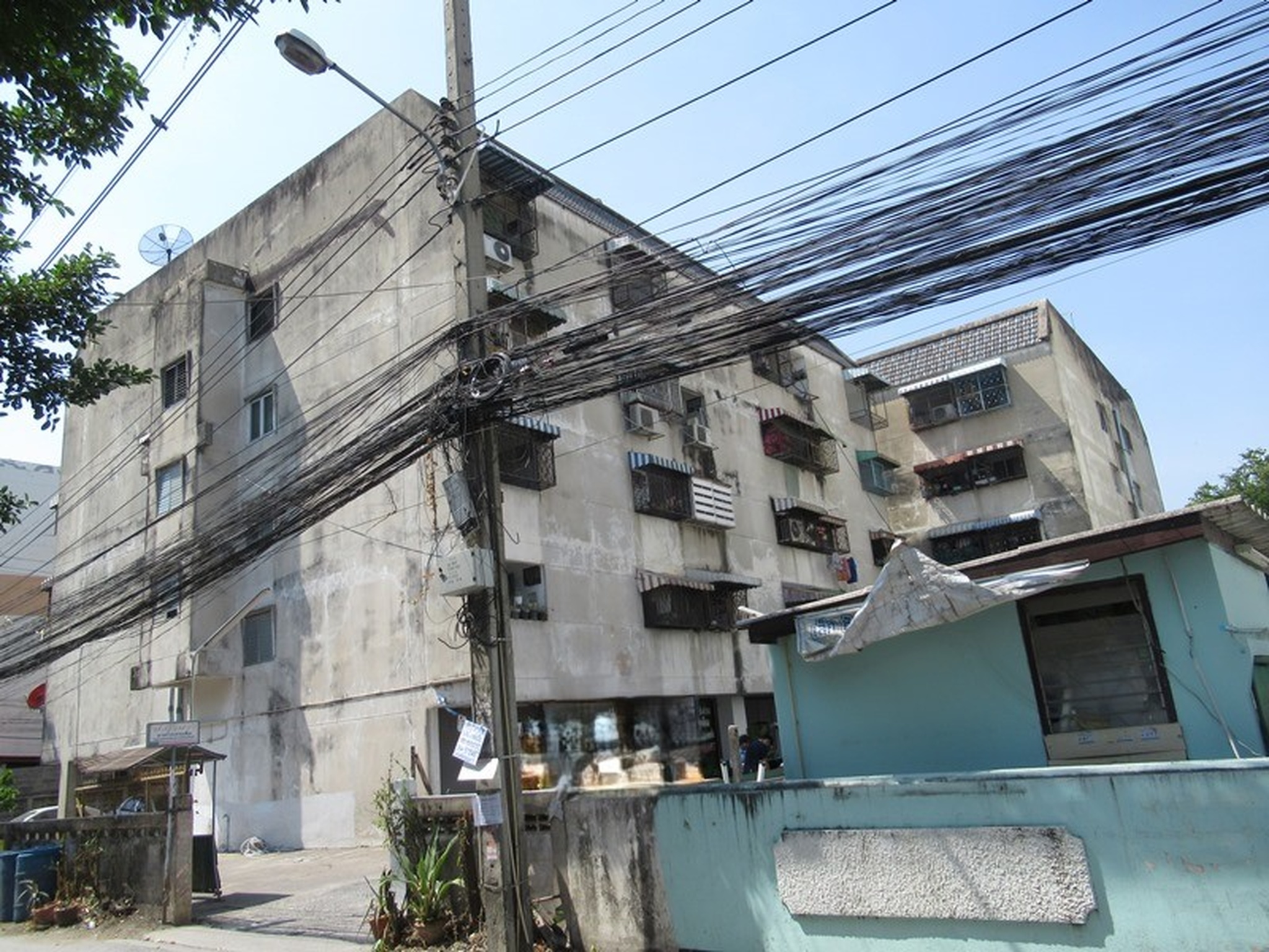 ทรัพย์สถาบันโดย BAM คอนโดใกล้ BTS สะพานใหม่ สกายเฮ้าส์คอนโดมิเนียม (Sky House Condominium)