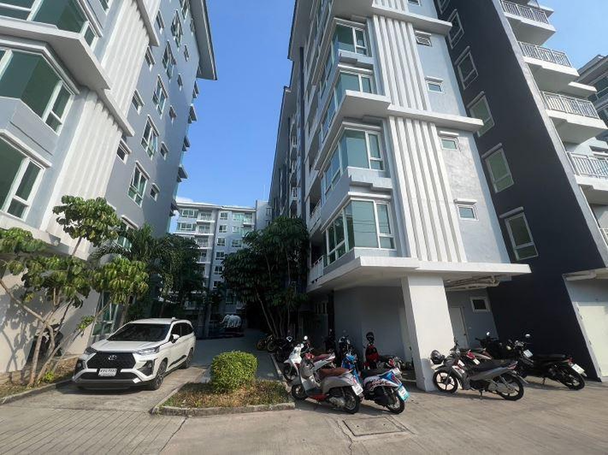 ทรัพย์สถาบันโดย GHB คอนโด เดอะ รอยัลฮิลล์ สามมุข คอนโดมิเนียม (The Royal Hill Sammuk Condominium)