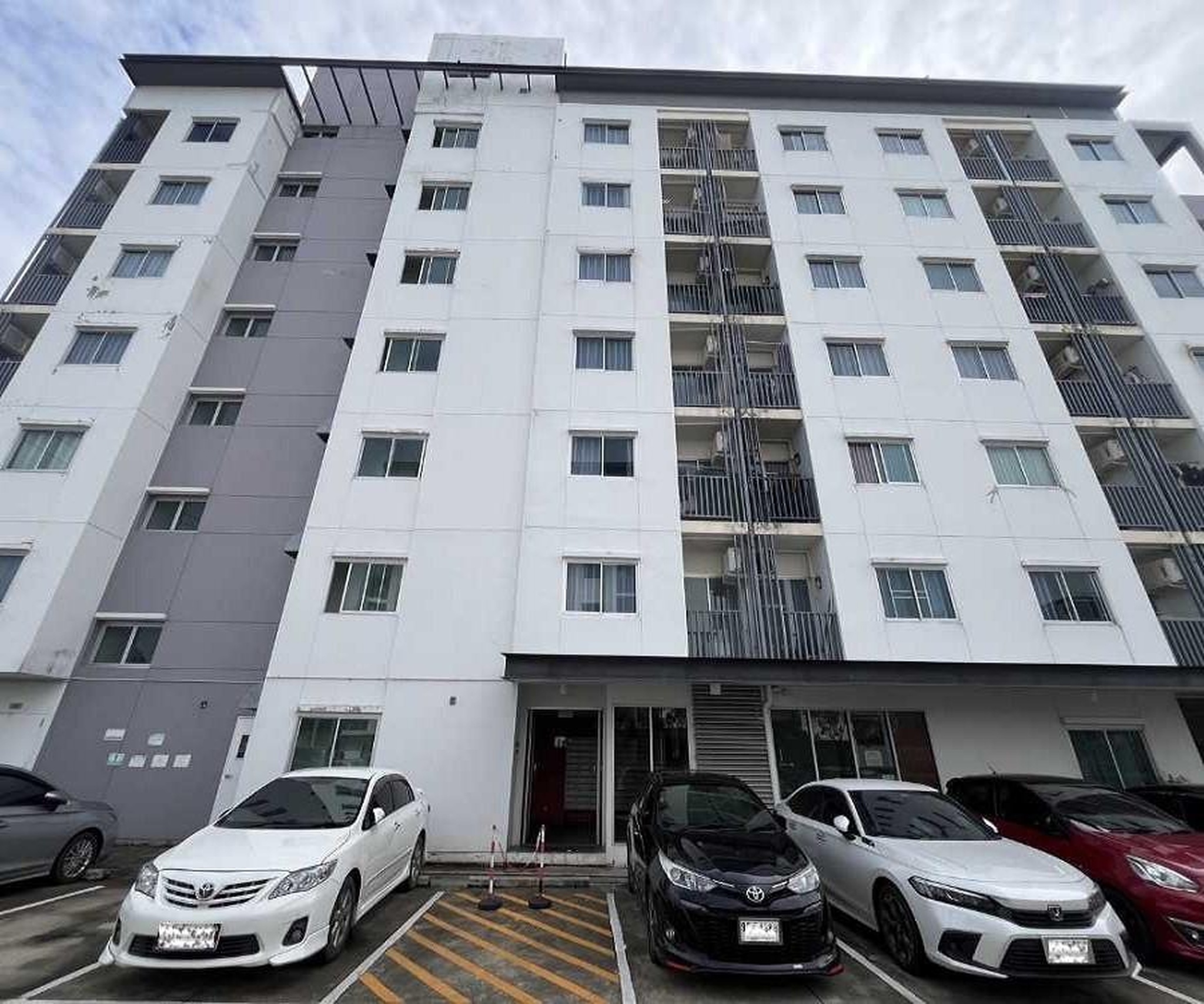 ทรัพย์สถาบันโดย GHB คอนโด อยู่ดีคอนโด ฉะเชิงเทรา (U-Dee Condo Chachoengsao)