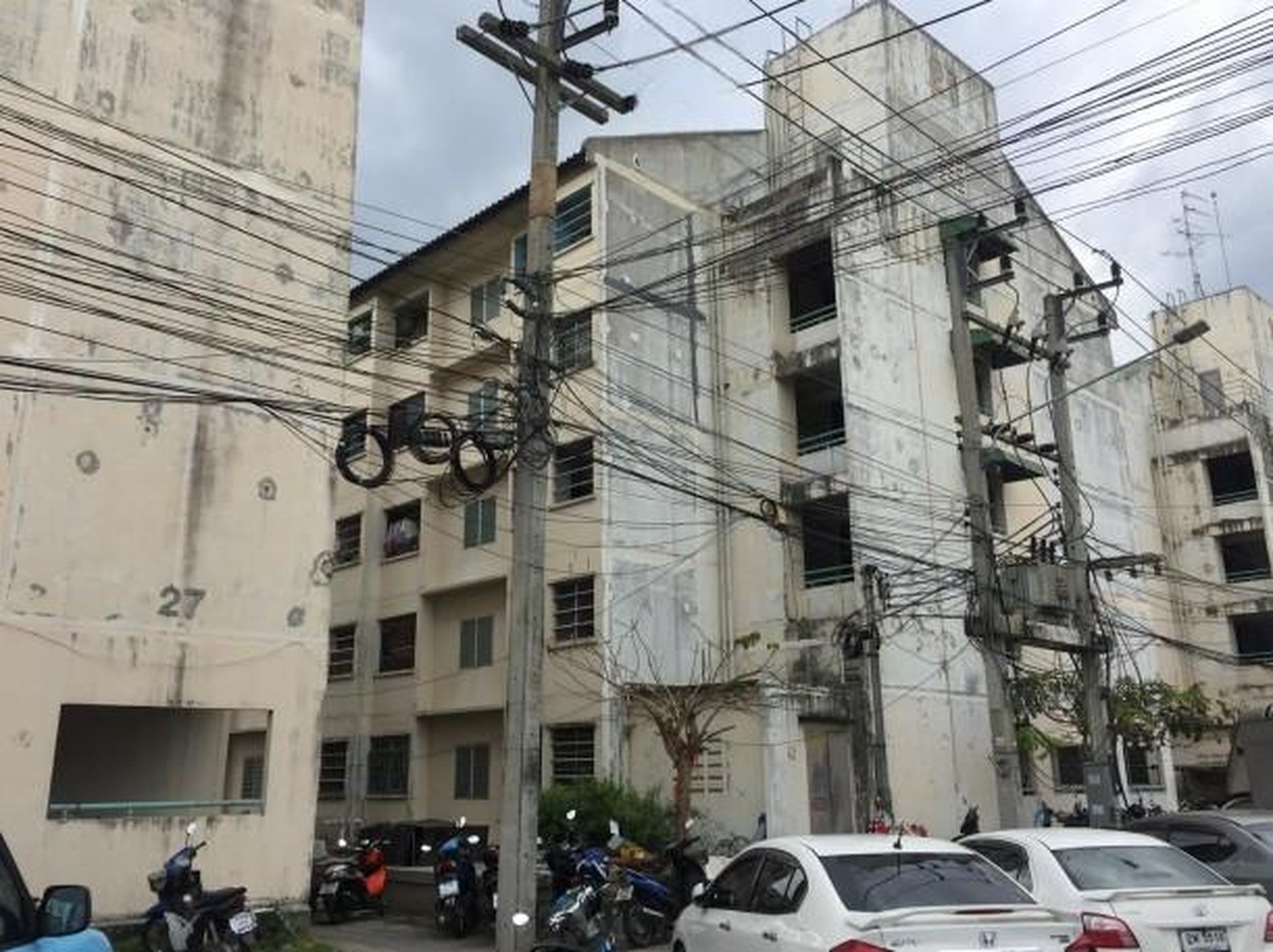 ทรัพย์สถาบันโดย GHB คอนโด บ้านเอื้ออาทร ซอยคุณพระ 1 (Baan Ua-Athorn Soi Khun Phra 1)