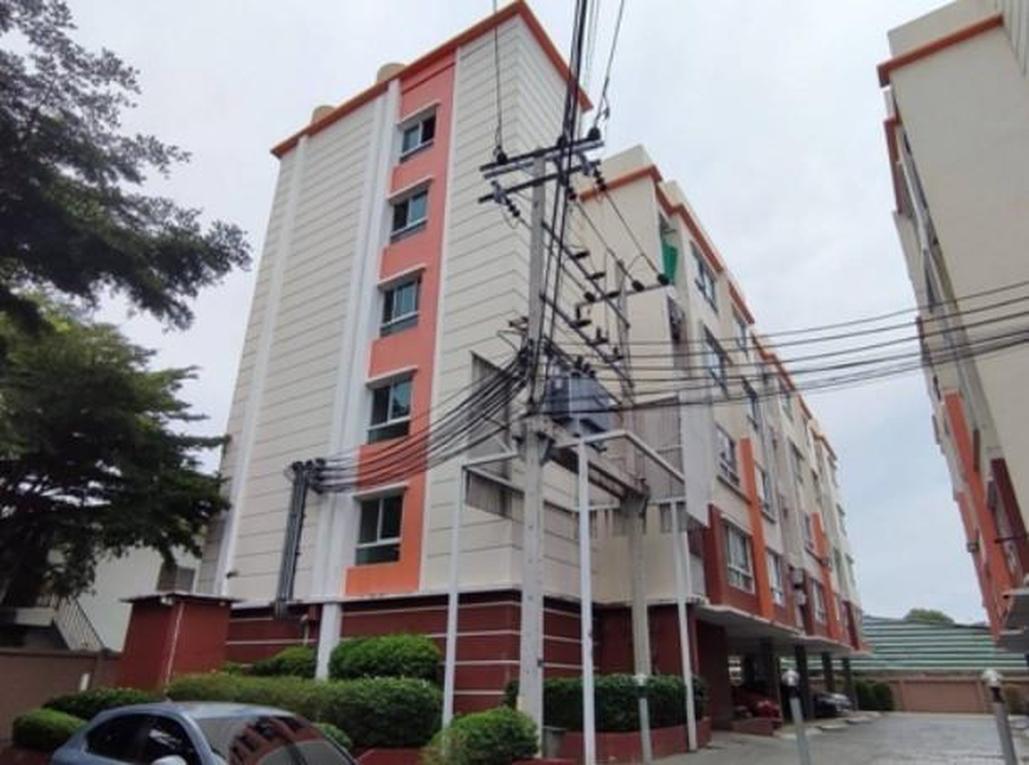 ทรัพย์สถาบันโดย GHB คอนโด โมเดิร์น คอนโด กัลปพฤกษ์-กำนันแม้น (Modern Condo Kallaprapruk-Kamnanman)