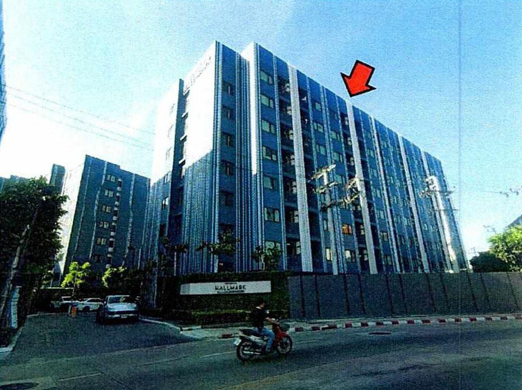 ทรัพย์สถาบันโดย GHB คอนโดใกล้ YL03 โชคชัย 4 ชีวาทัย ฮอลล์มาร์ค ลาดพร้าว-โชคชัย 4 (Chewathai Hallmark Ladprao-Chokchai 4)