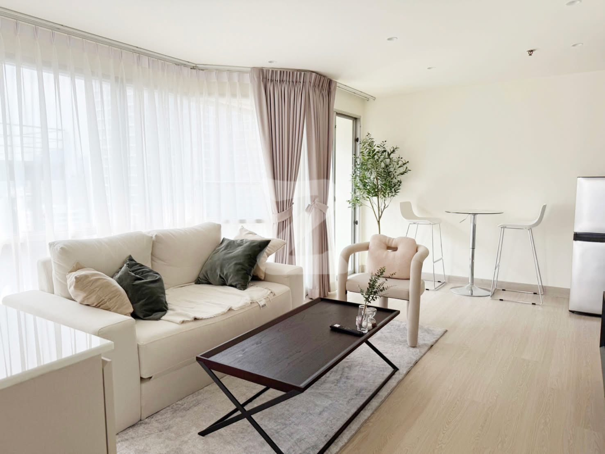 ขายด่วน BTS NANA, BTS SUKHUMVIT, SKHUMVIT 13,  Foreign Quota, 50 sqm, Floor 23, 1 Bed 1 Bath : เจ้าของขายเอง