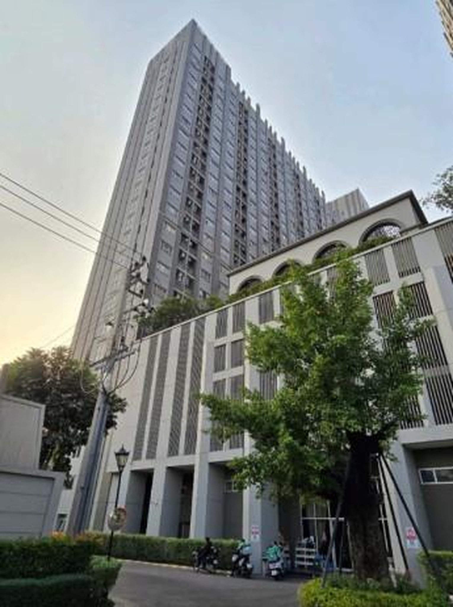 ทรัพย์สถาบันโดย GHB คอนโด แมเนอร์ สนามบินน้ำ (Manor Sanambinnam)