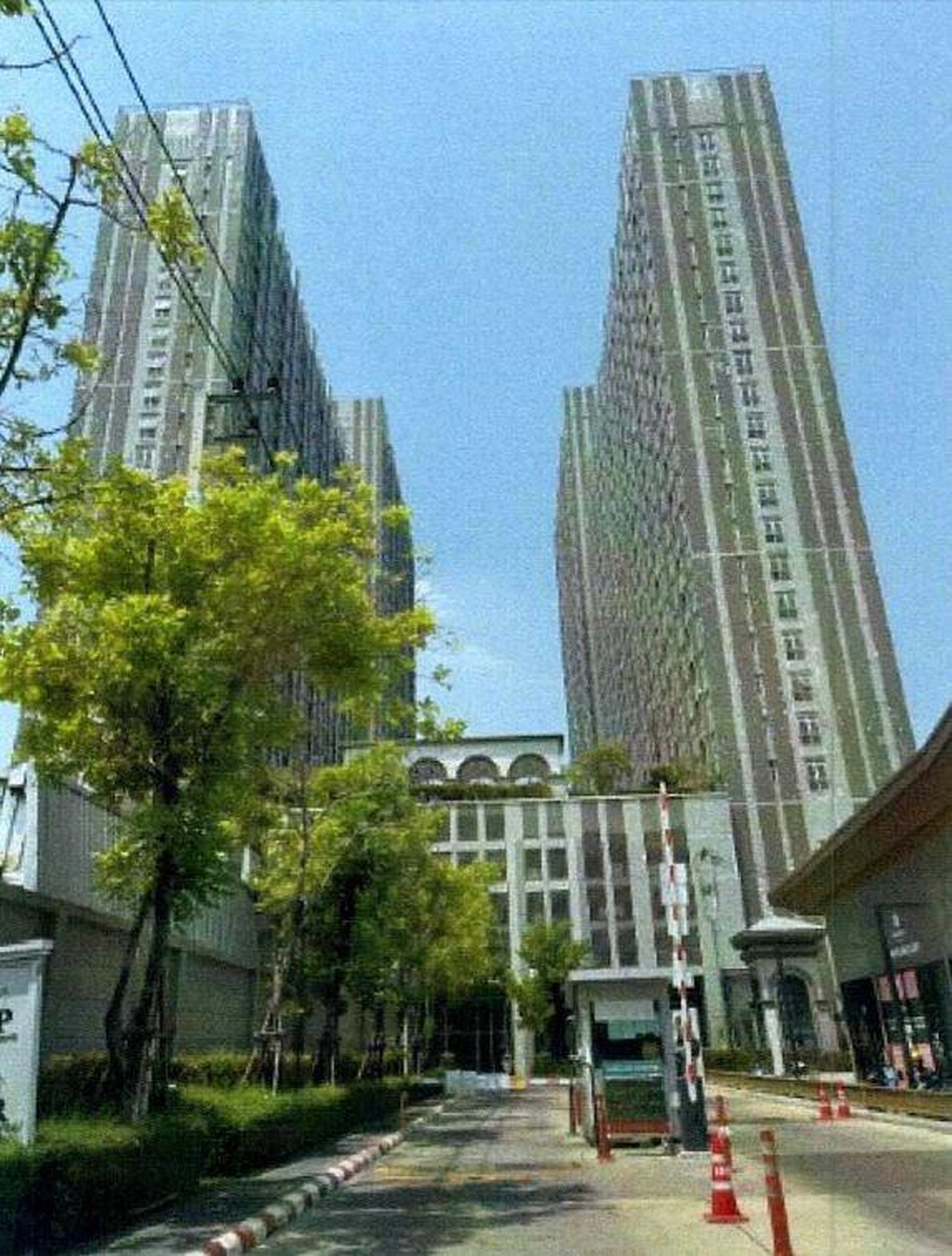 ทรัพย์สถาบันโดย GHB คอนโด แมเนอร์ สนามบินน้ำ (Manor Sanambinnam)