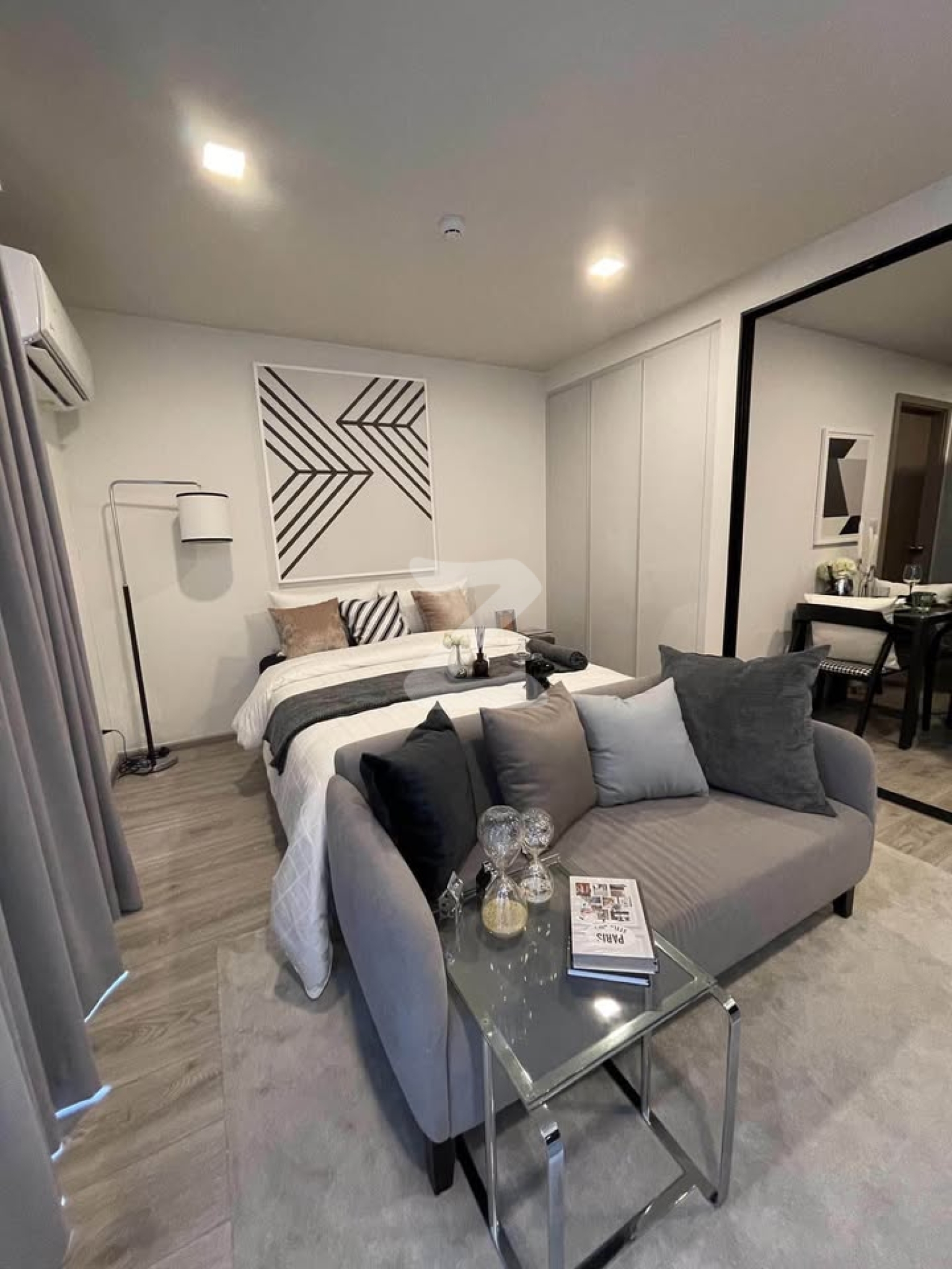 Owner Post  Condo Maestro14 ราชเทวี 1bed1bath 30 ตรม ชั้น 1 ไม่ต้องขึ้นลีฟท์ อุปกรณ์ครบ เครื่องซักผ้า ตู้เย็น2ประตู  : เจ้าของให้เช่าเอง (งดรับนายหน้า)