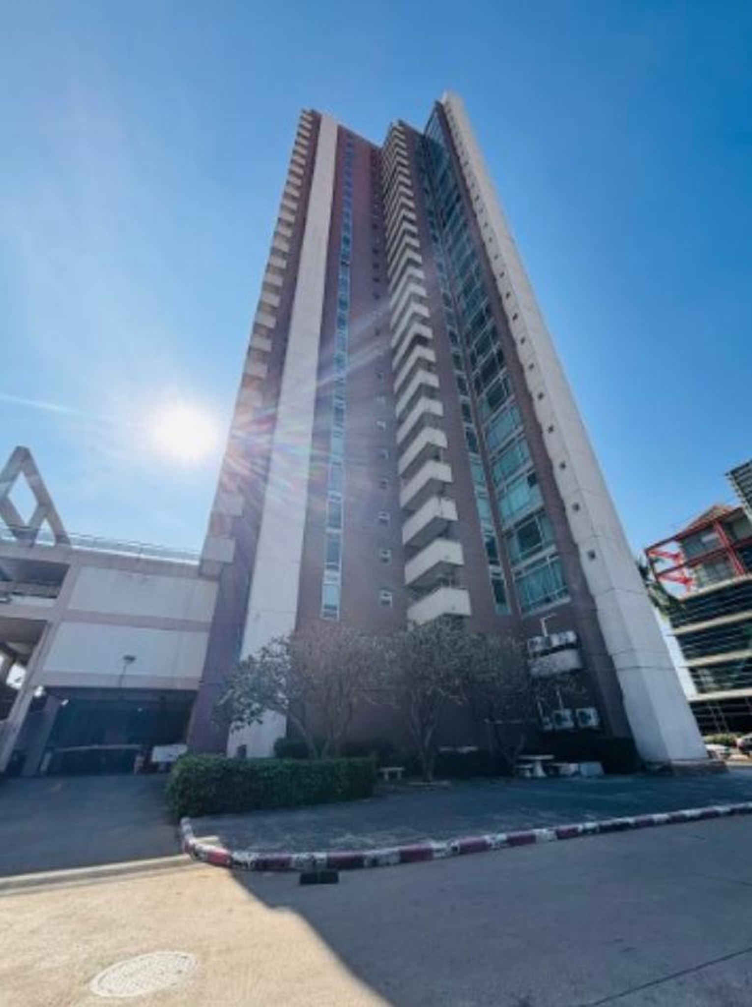 ทรัพย์สถาบันโดย GHB คอนโด เลควิว คอนโดมิเนียม ริเวียร่า (Lakeview Condominium Riviera)