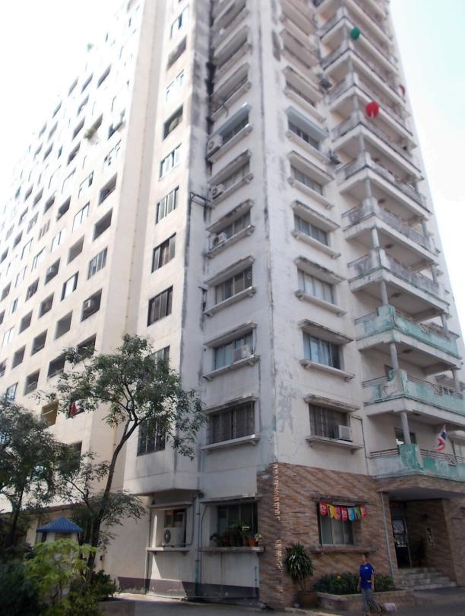 ทรัพย์สถาบันโดย GHB คอนโด ริเวอร์ปาร์ค คอนโดเทล (River Park Condotel)