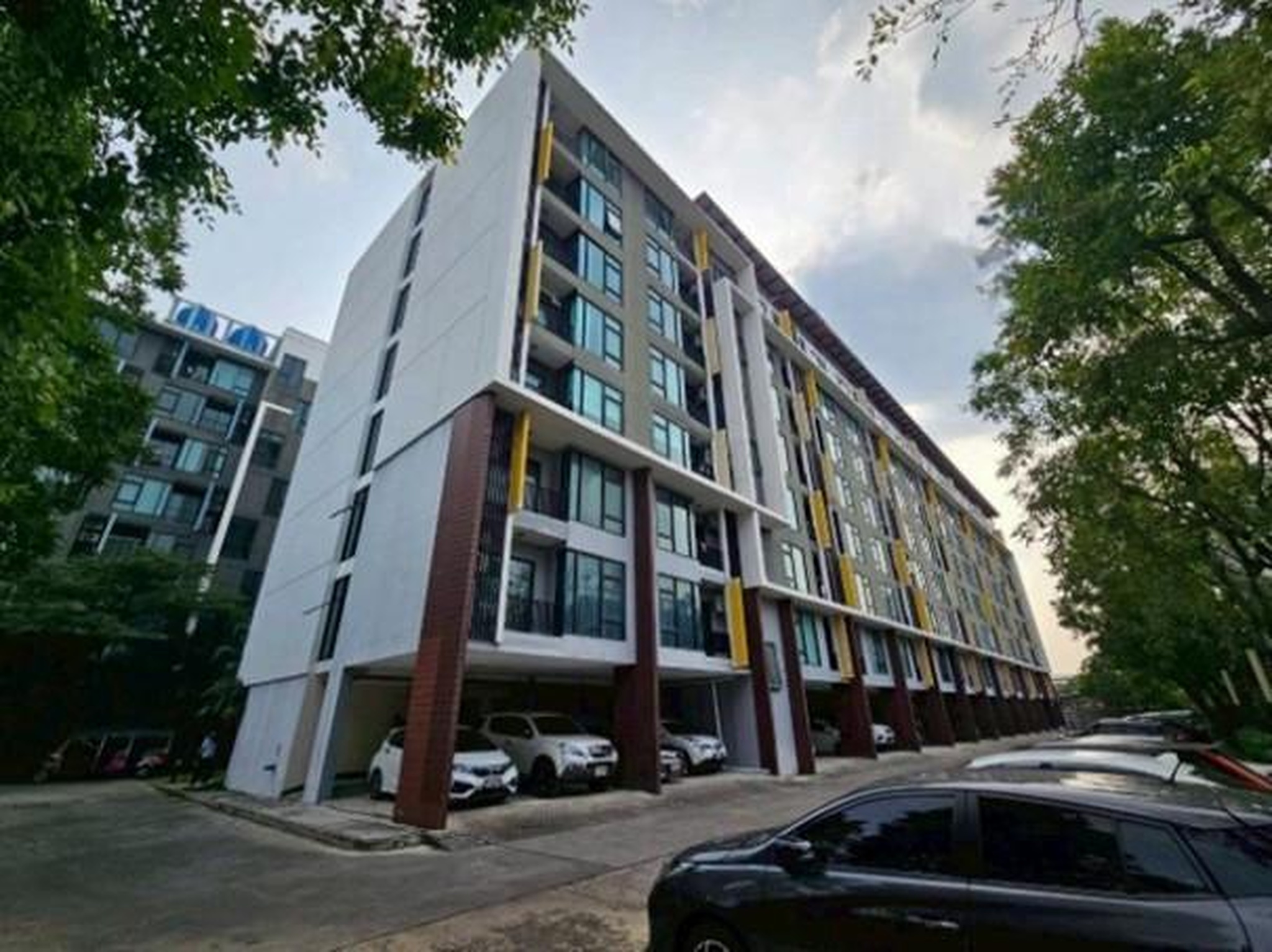 ทรัพย์สถาบันโดย GHB คอนโดใกล้ MRT บางโพ เฟรช คอนโด บางโพ (Fresh Condo Bangpho)