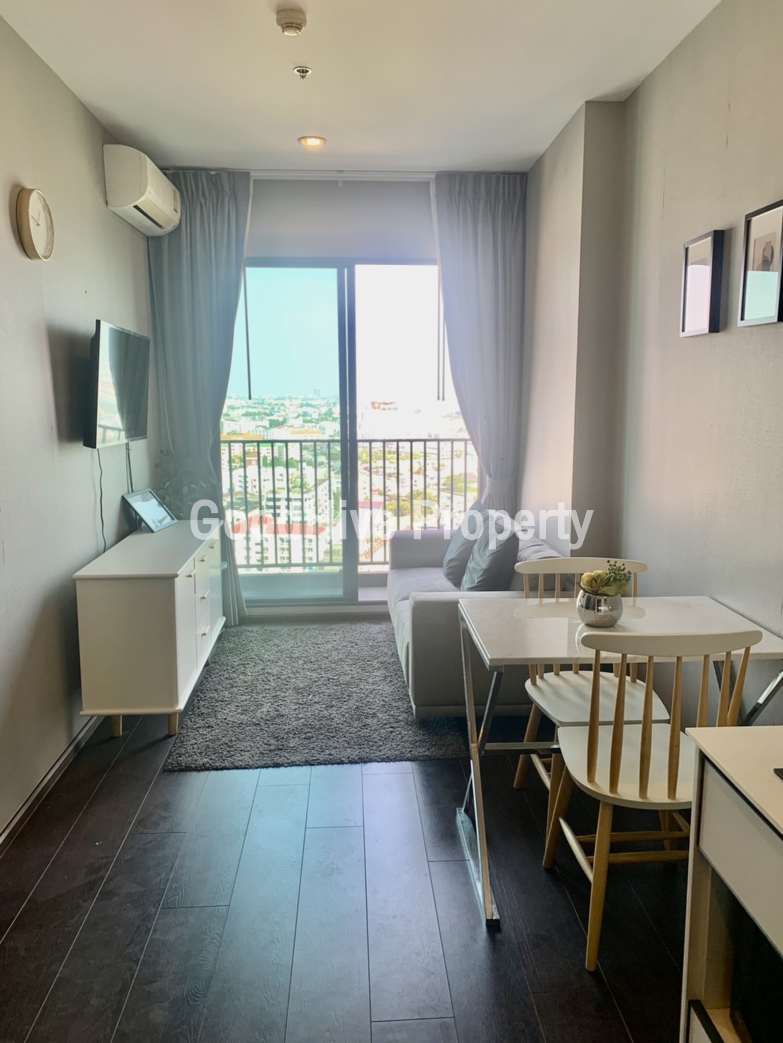 Condo High-rise for rent C-Eakkamai Sukhumvit63 Near BTS Ekkamai 高樓公寓出租 พร้อมอยู่ : โดยนายหน้า/ตัวแทน